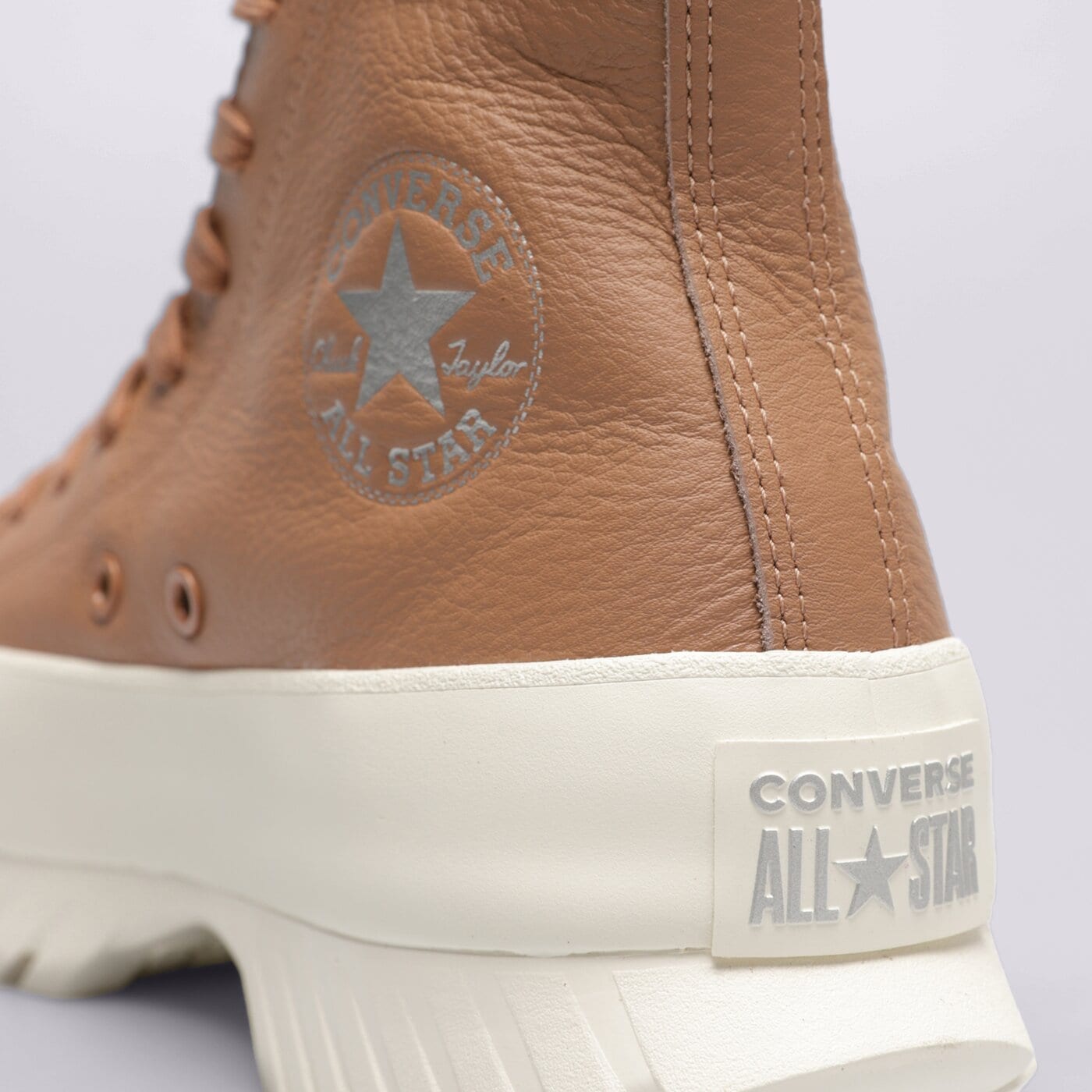 CONVERSE CHUCK TAYLOR ALL STAR LUGGED 2.0