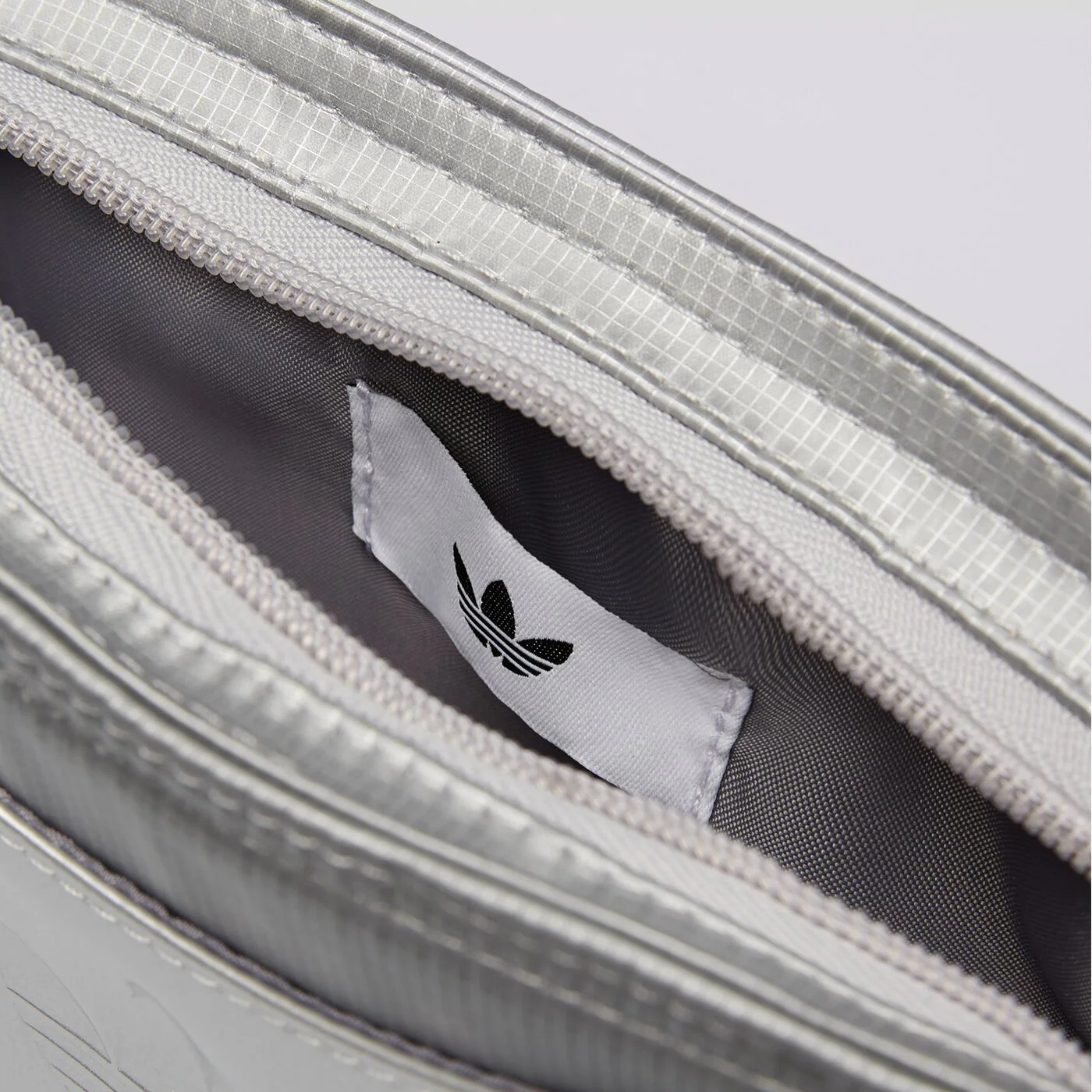 ADIDAS NŐI TÁSKA CLUTCH SH BAG