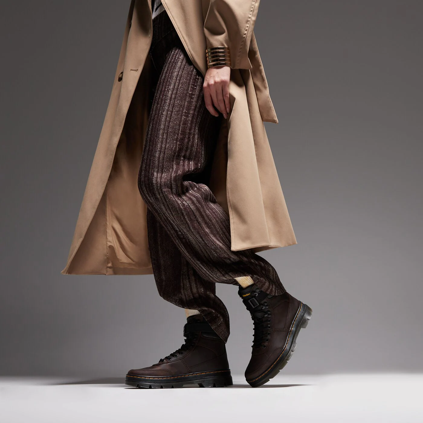 DR.MARTENS COMBS TECH LEATHER