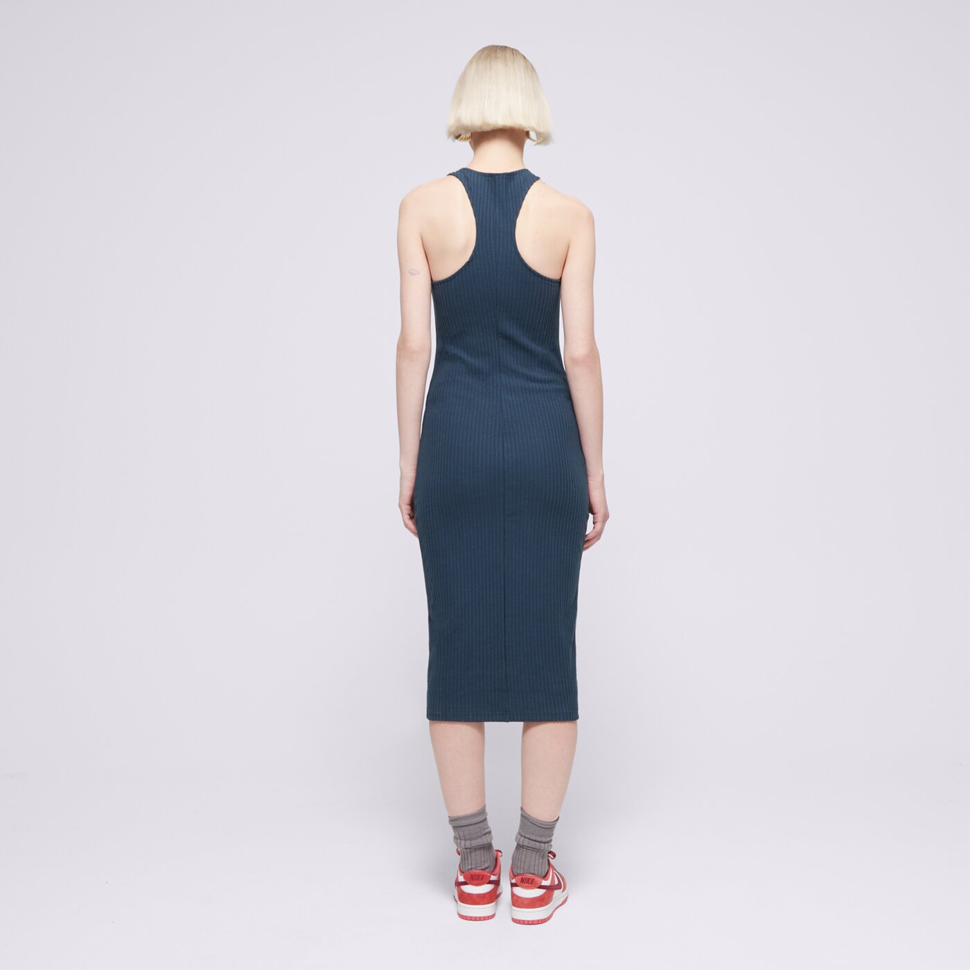 NIKE NŐI RUHA W NSW NK CHLL KNT RIB MIDI DRS