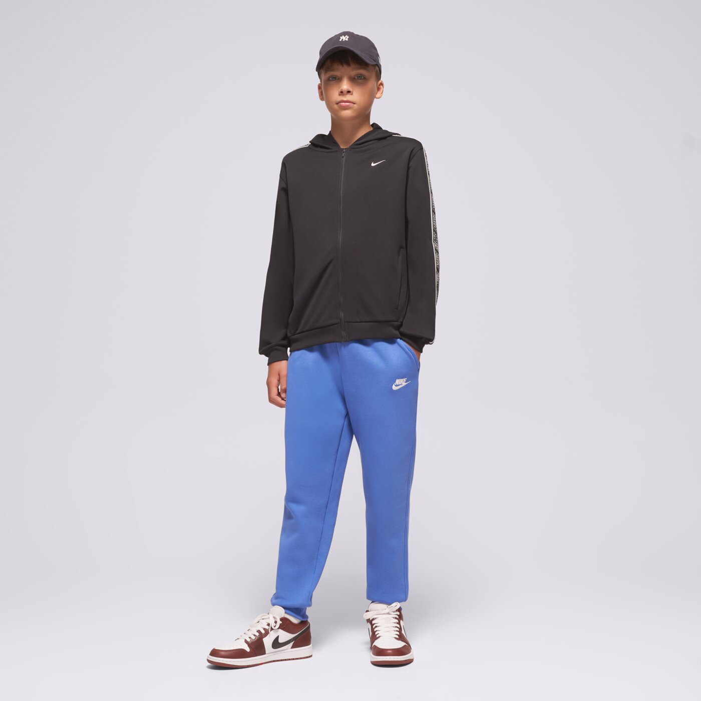 NIKE PULÓVER CIPZÁRAS KAPUCNIS K NSW DF CLUB+ POLY FZ HDY BO