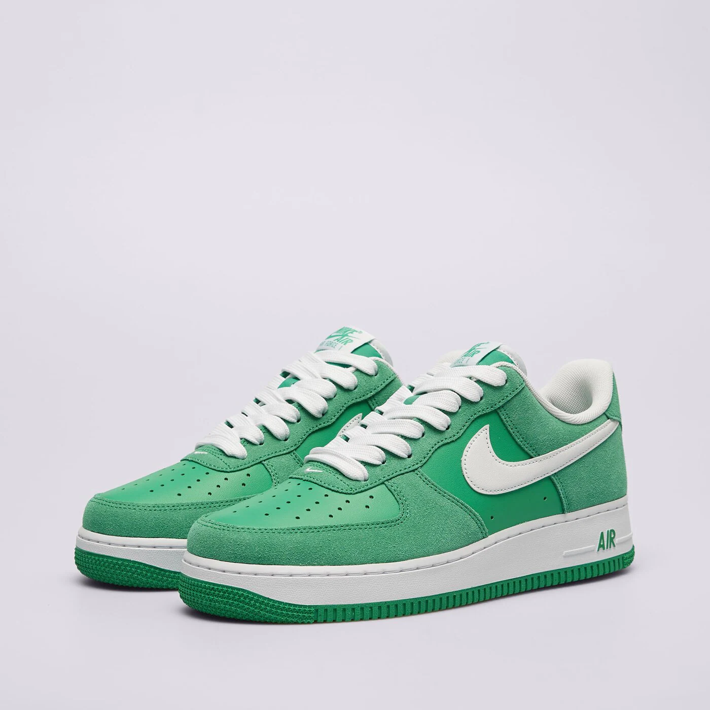 NIKE AIR FORCE 1 '07 LV8