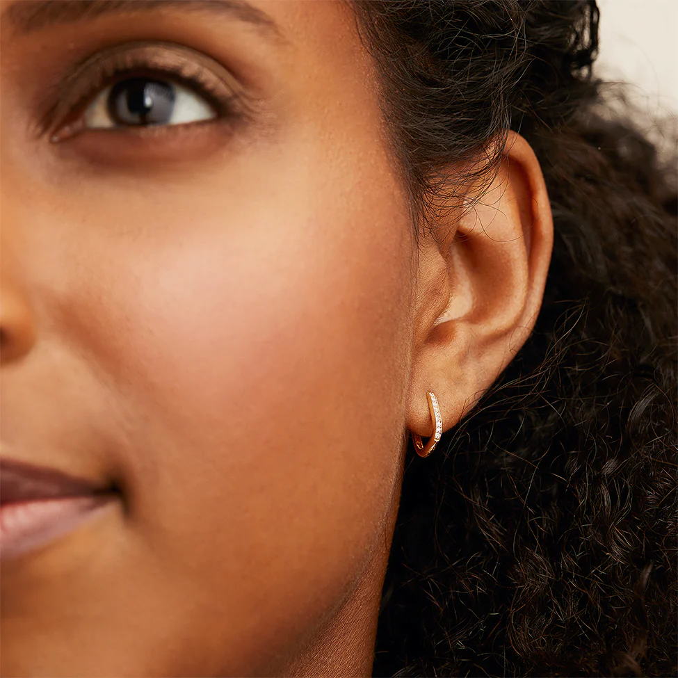 Single Pavé Diamond Huggie U Hoop