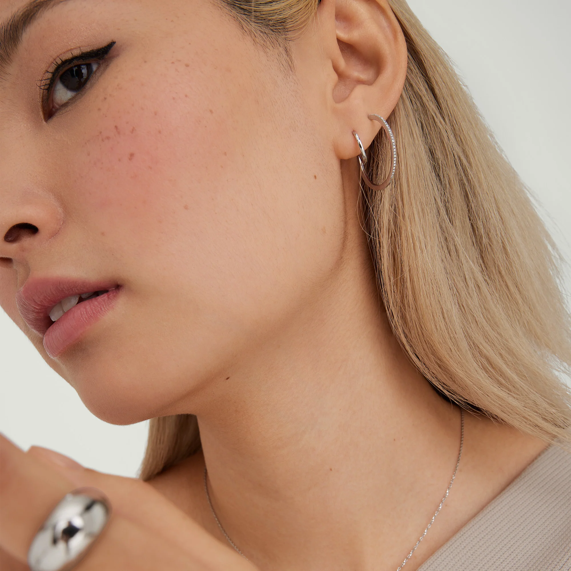 Single Easy Huggie Hoop