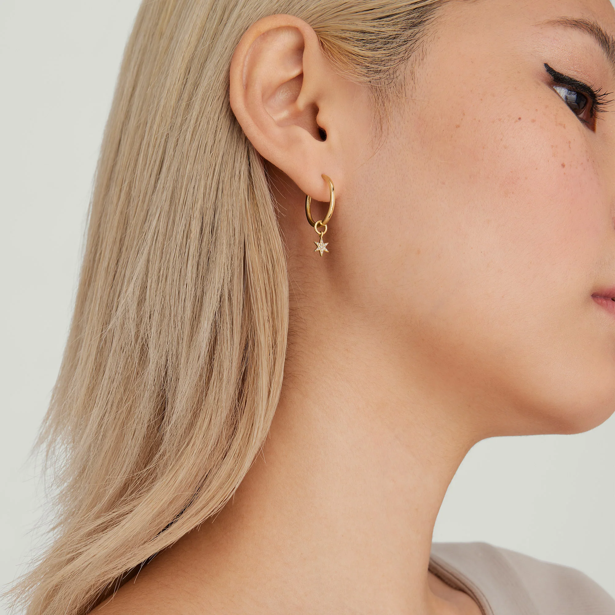 Single Pavé Diamond Star Hoop Charm