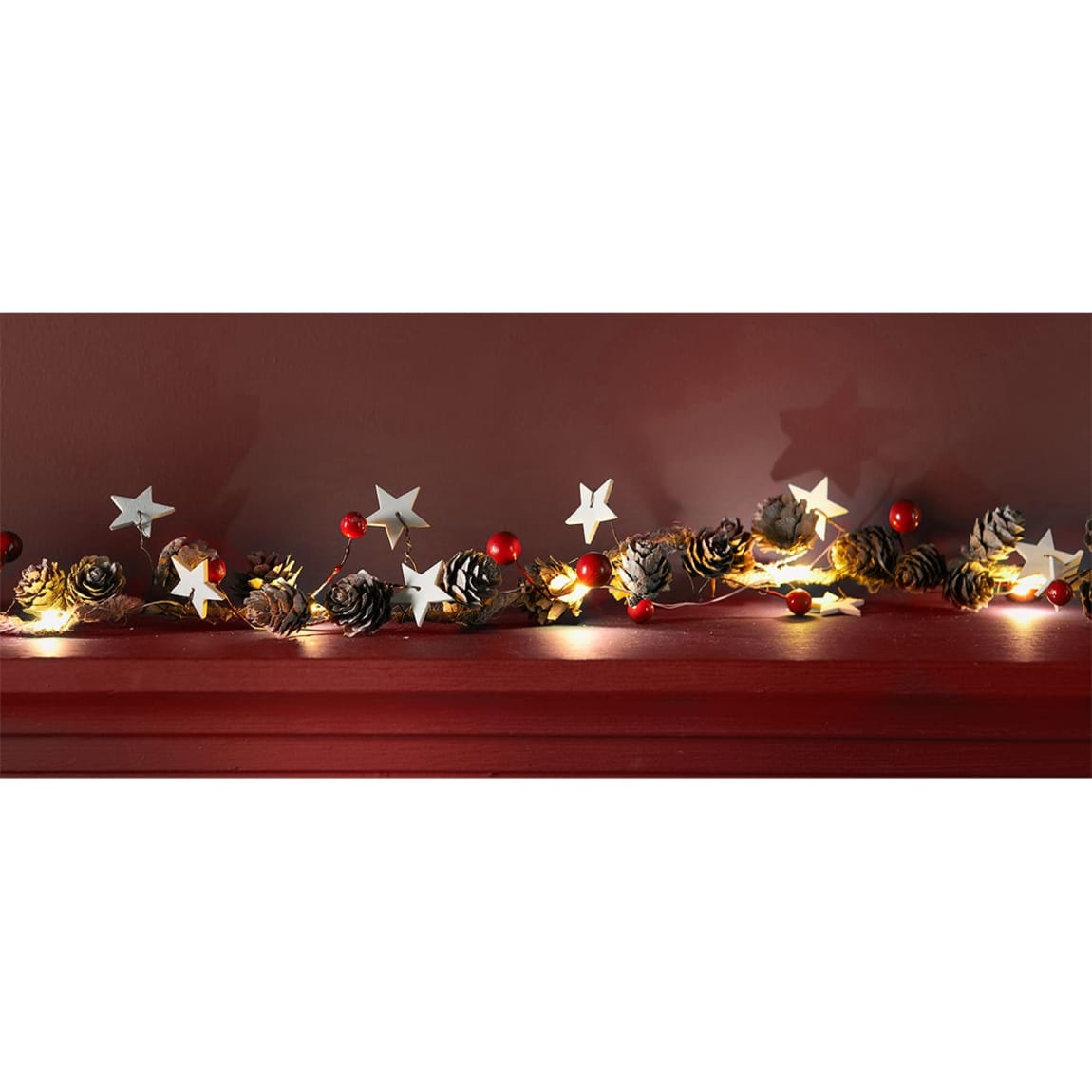Light Up Berry Christmas Garland