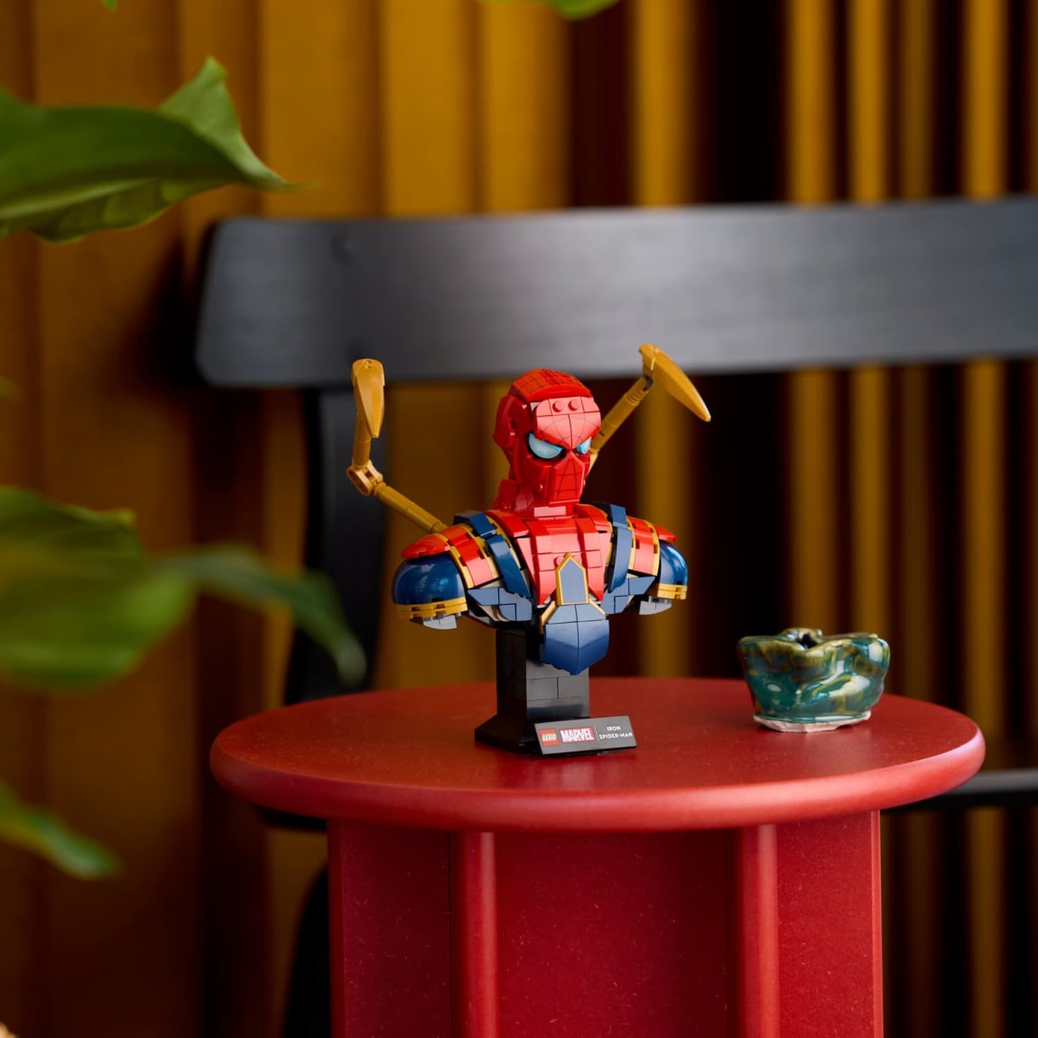 LEGO Marvel Iron Spider-Man Bust 76326