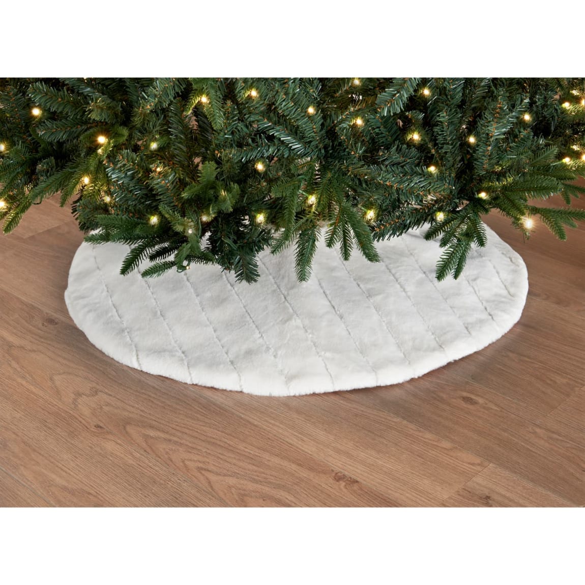 Peaceful Wishes Ribbed Tree Skirt - Cream