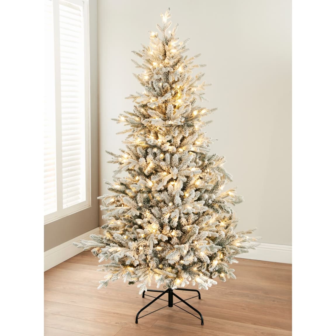 Pre-Lit Snowy Christmas Tree 6ft