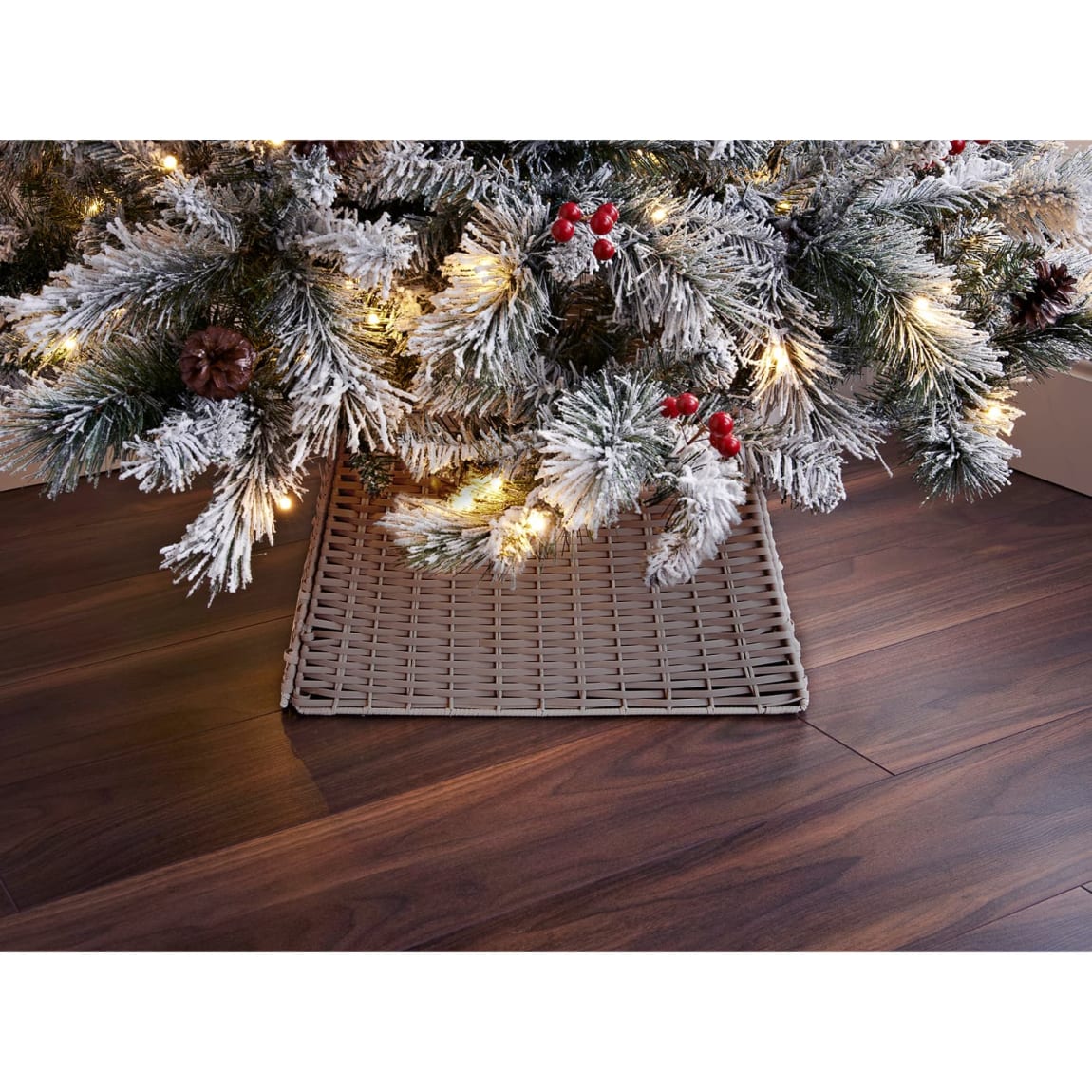 Foldable Rattan Tree Skirt - Grey