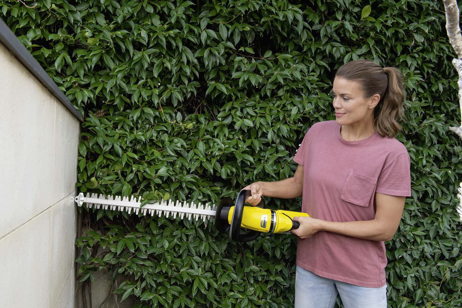 Battery hedge trimmer           HGE 18-50 Cordless Hedge Trimmer (Machine Only)