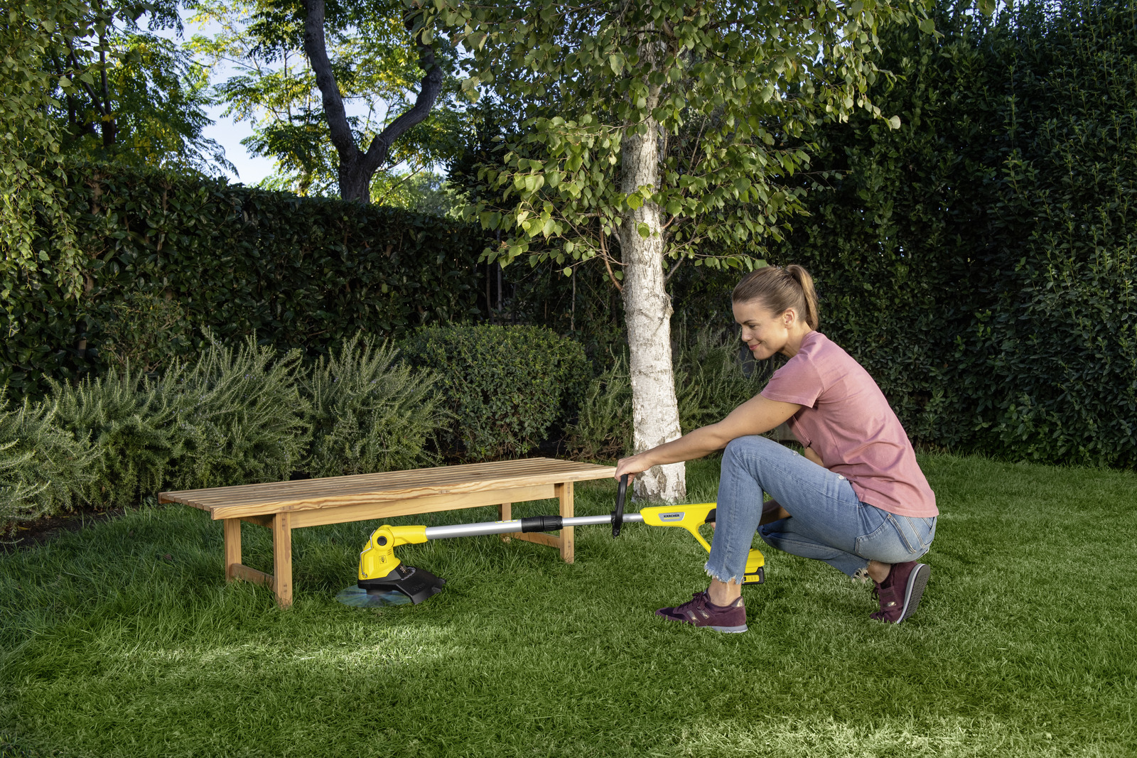 Battery lawn trimmer           LTR 18-30 Cordless Grass Trimmer (Battery Set)