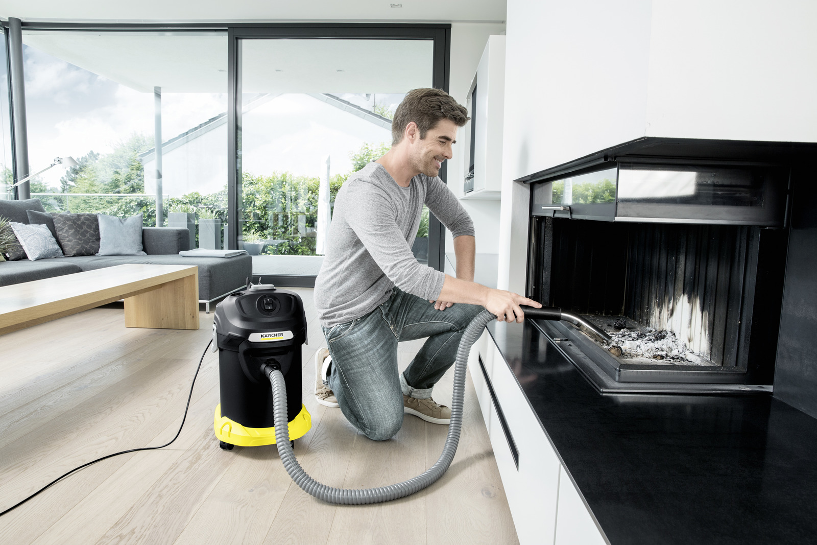 Ash and dry vacuum cleaner           AD 4 Premium