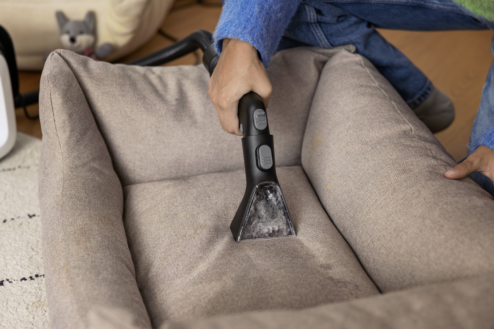 Spray extraction cleaner           SE 3 Compact Spot Cleaner