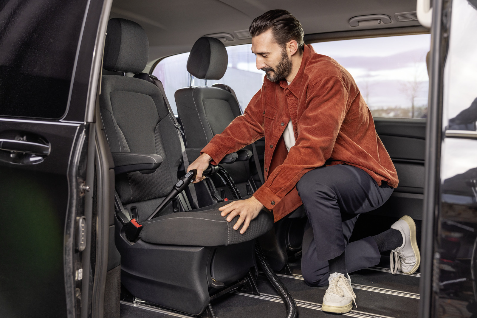 Spray extraction cleaner           SE 4 Select Carpet Cleaner