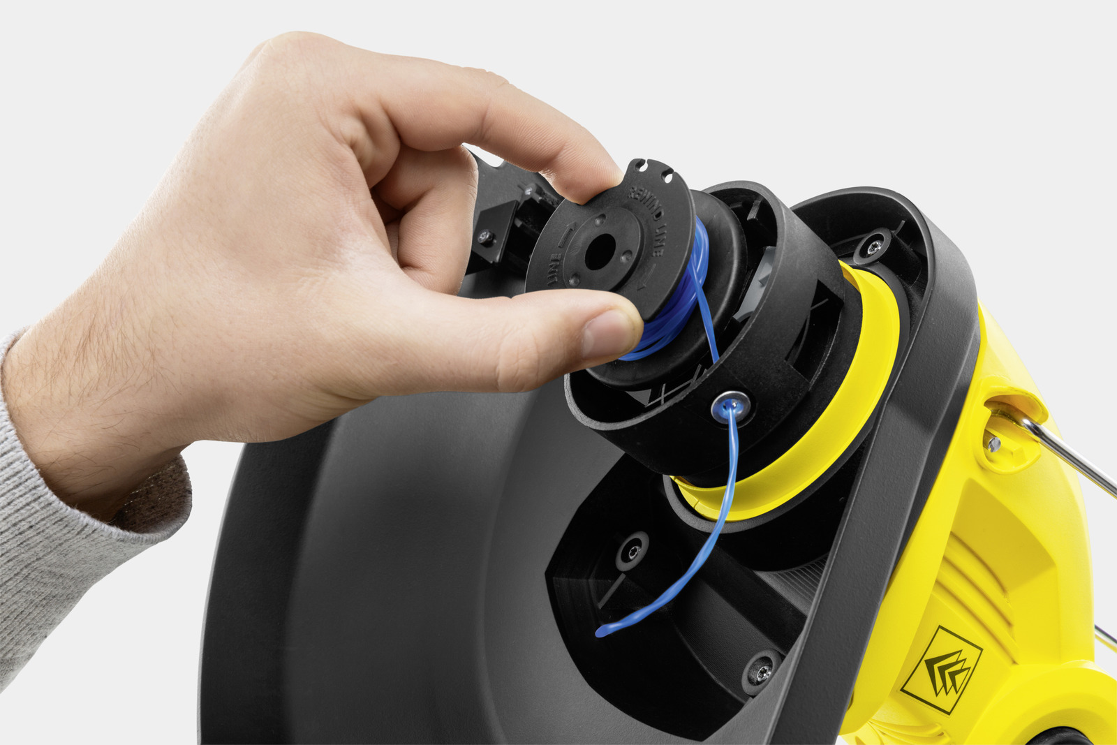 Battery lawn trimmer           LTR 18-30 Cordless Grass Trimmer (Battery Set)