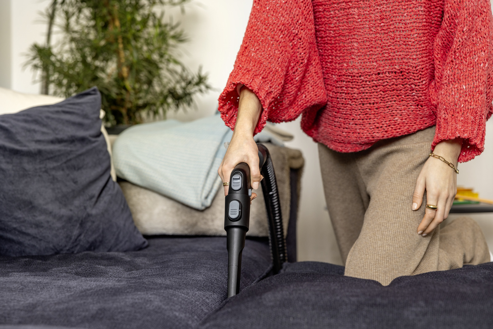 Spray extraction cleaner           SE 4 Select Carpet Cleaner