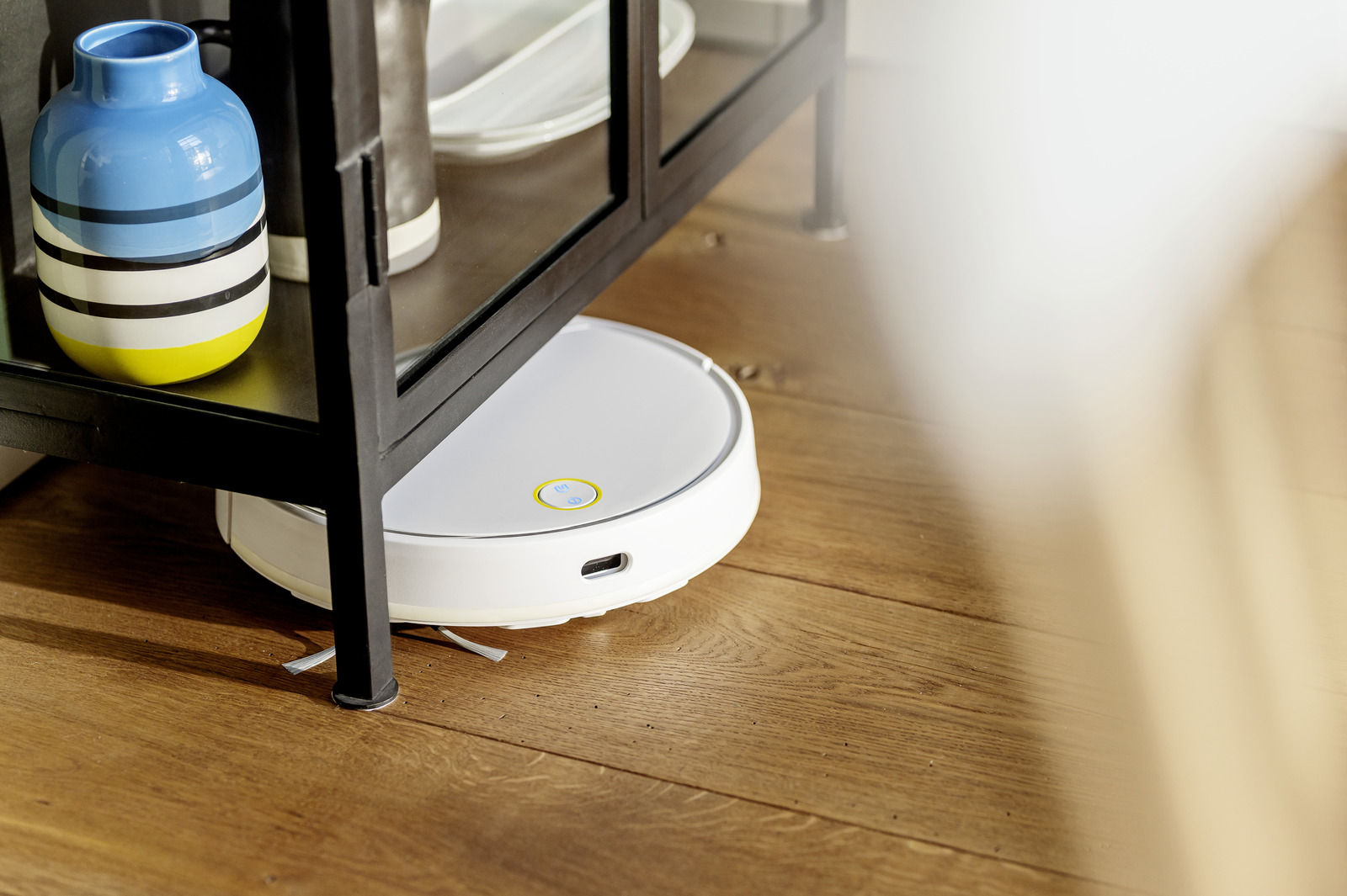 Robot vacuum cleaner with wiping function           RCV 3 Robot Vacuum Cleaner