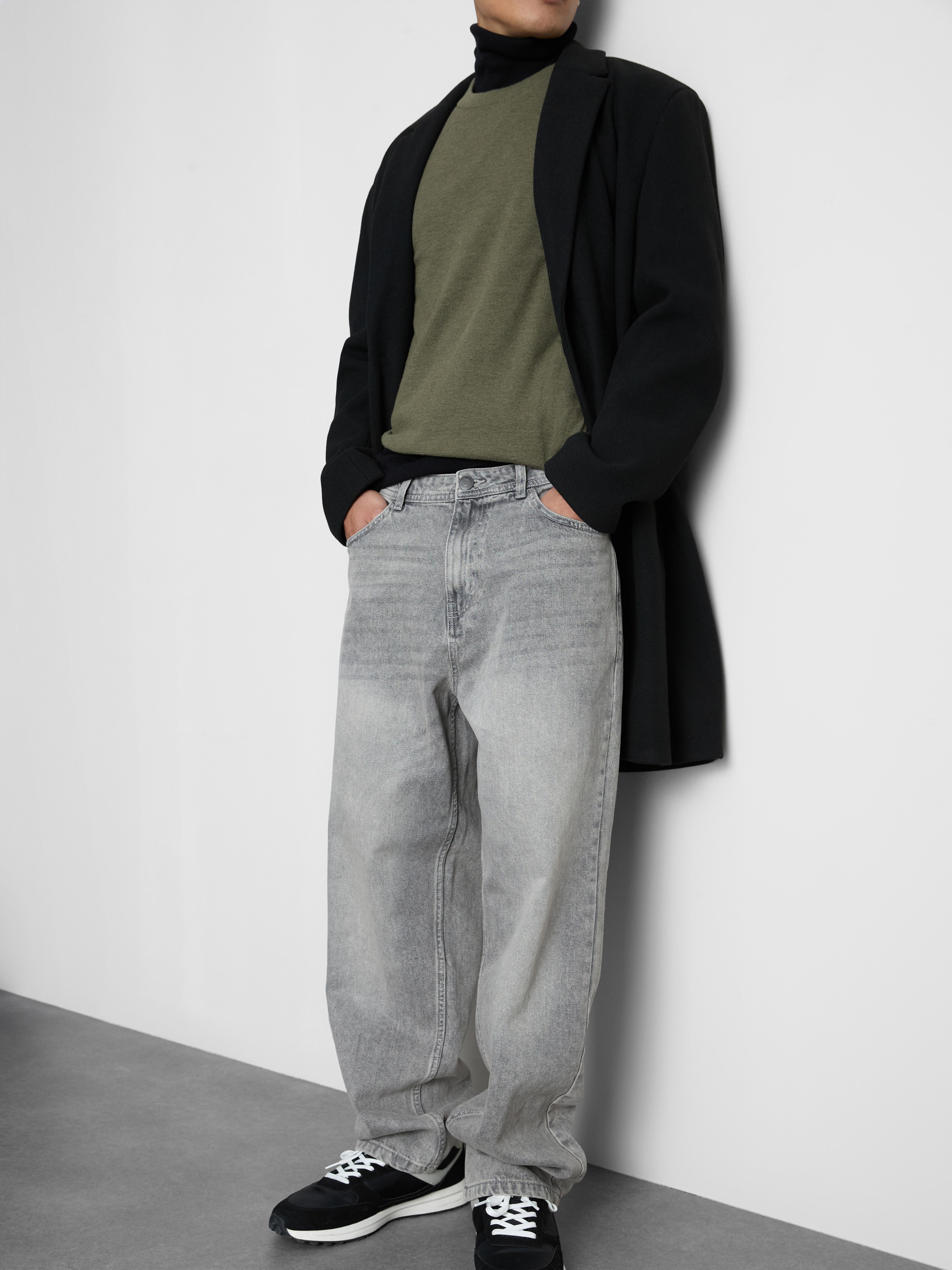 Mid-Rise Relaxed Straight Leg Jeans