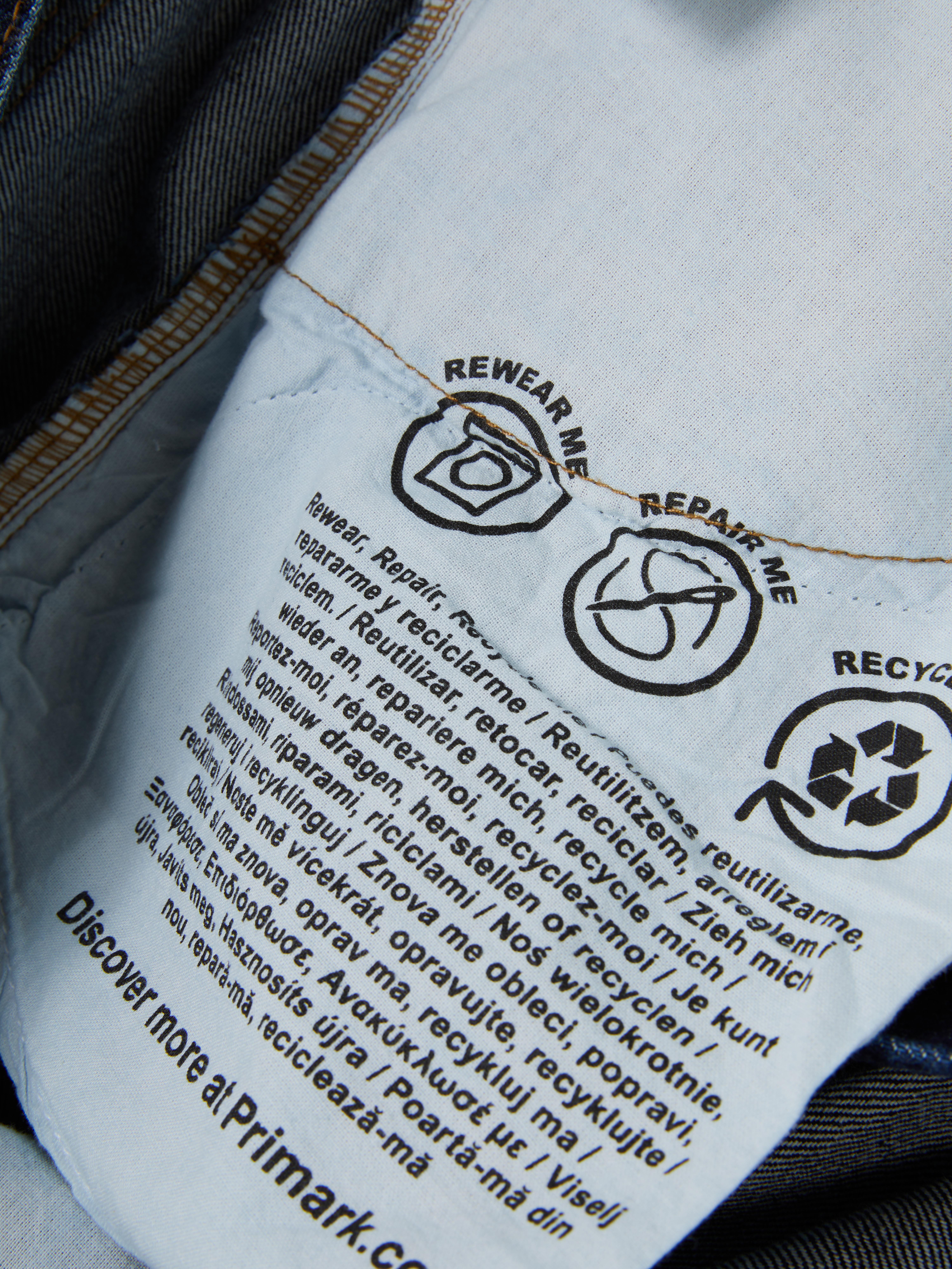 Low-Rise Barrel Leg Jeans