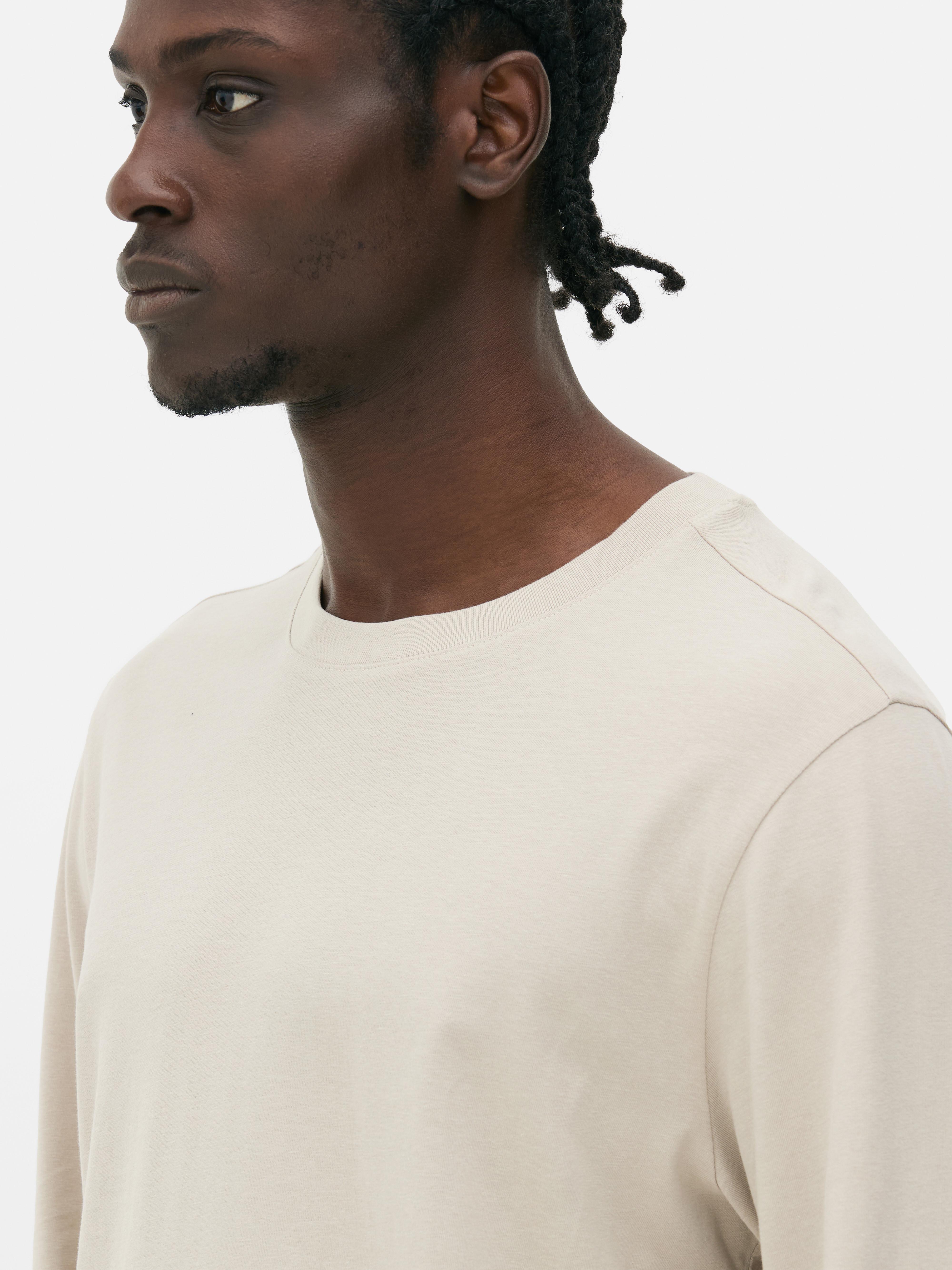 Essential Long Sleeve T-Shirt