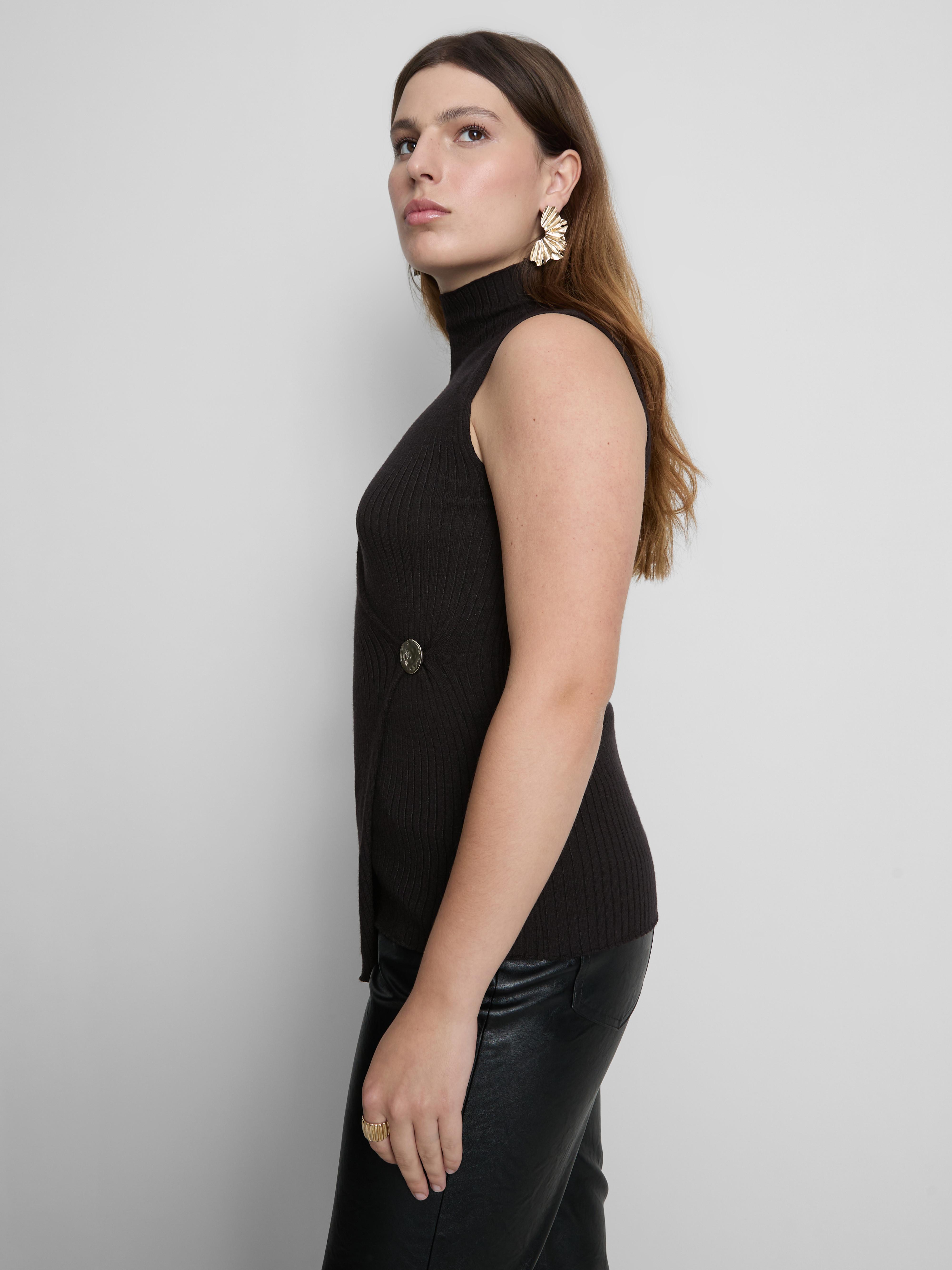 Ribbed Wrap Brooch Tank Top