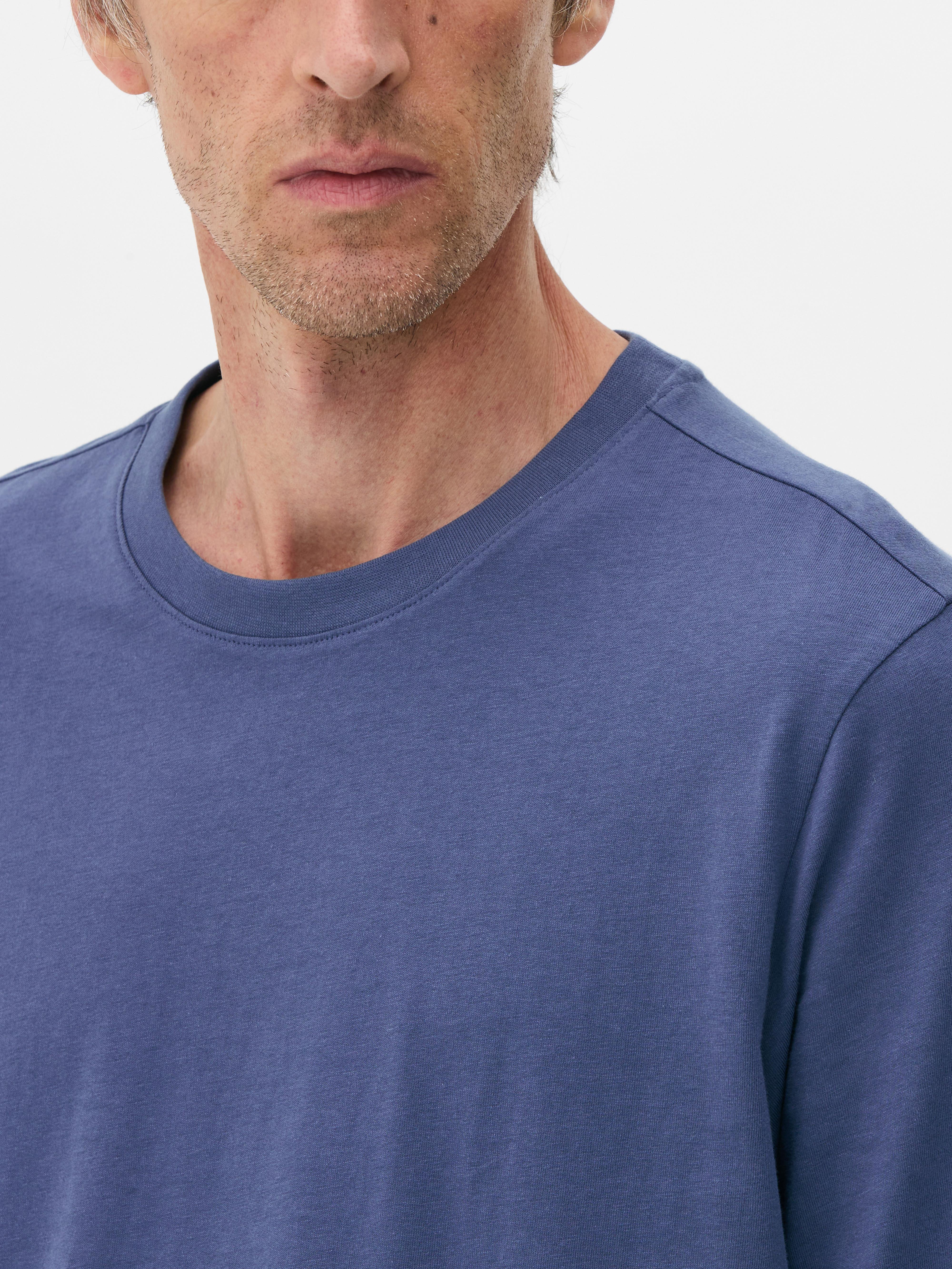 Essential Long Sleeve T-Shirt