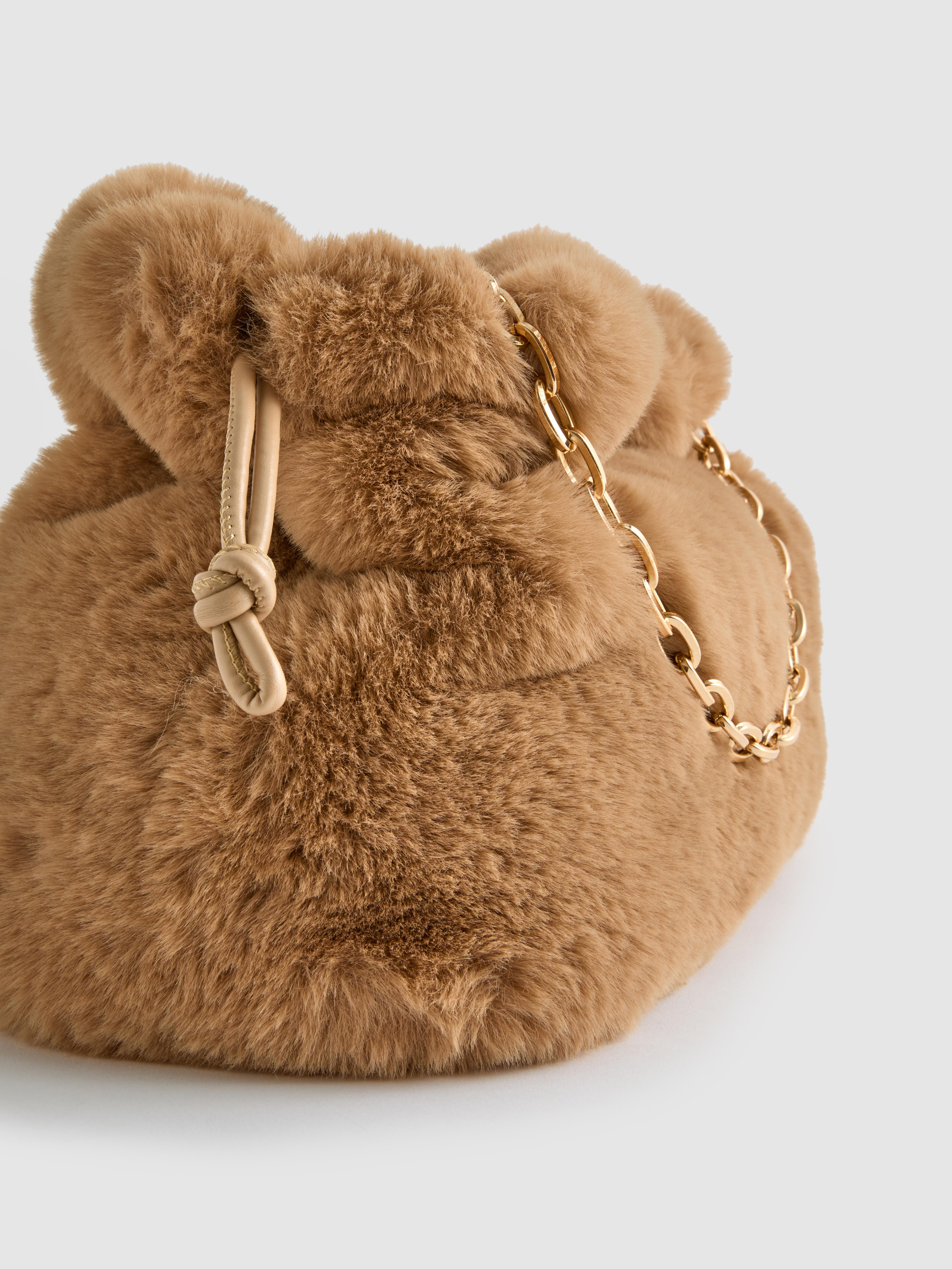 Paula Echevarría Faux Fur Pouch