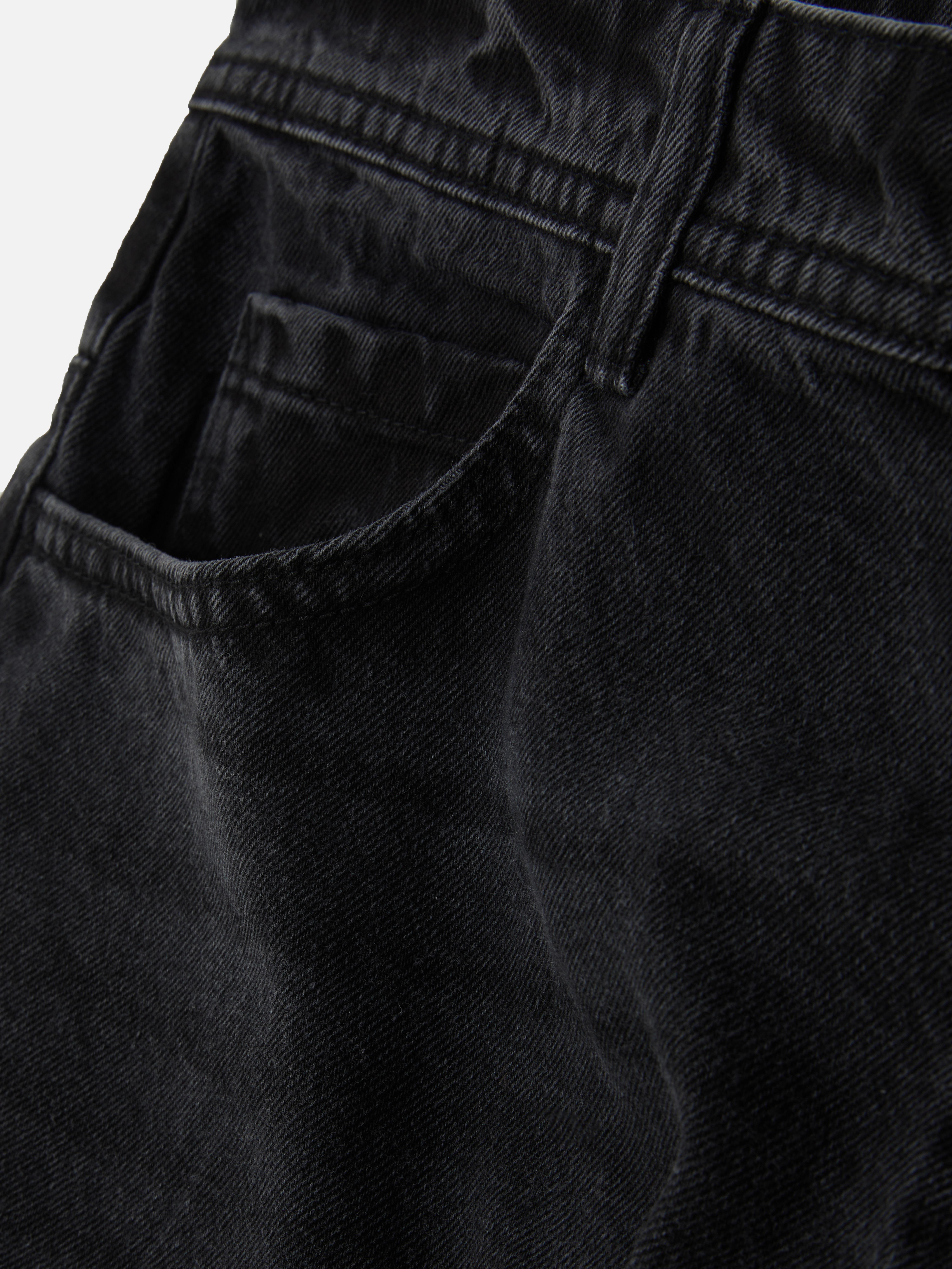 Mid-Rise Relaxed Straight Leg Jeans