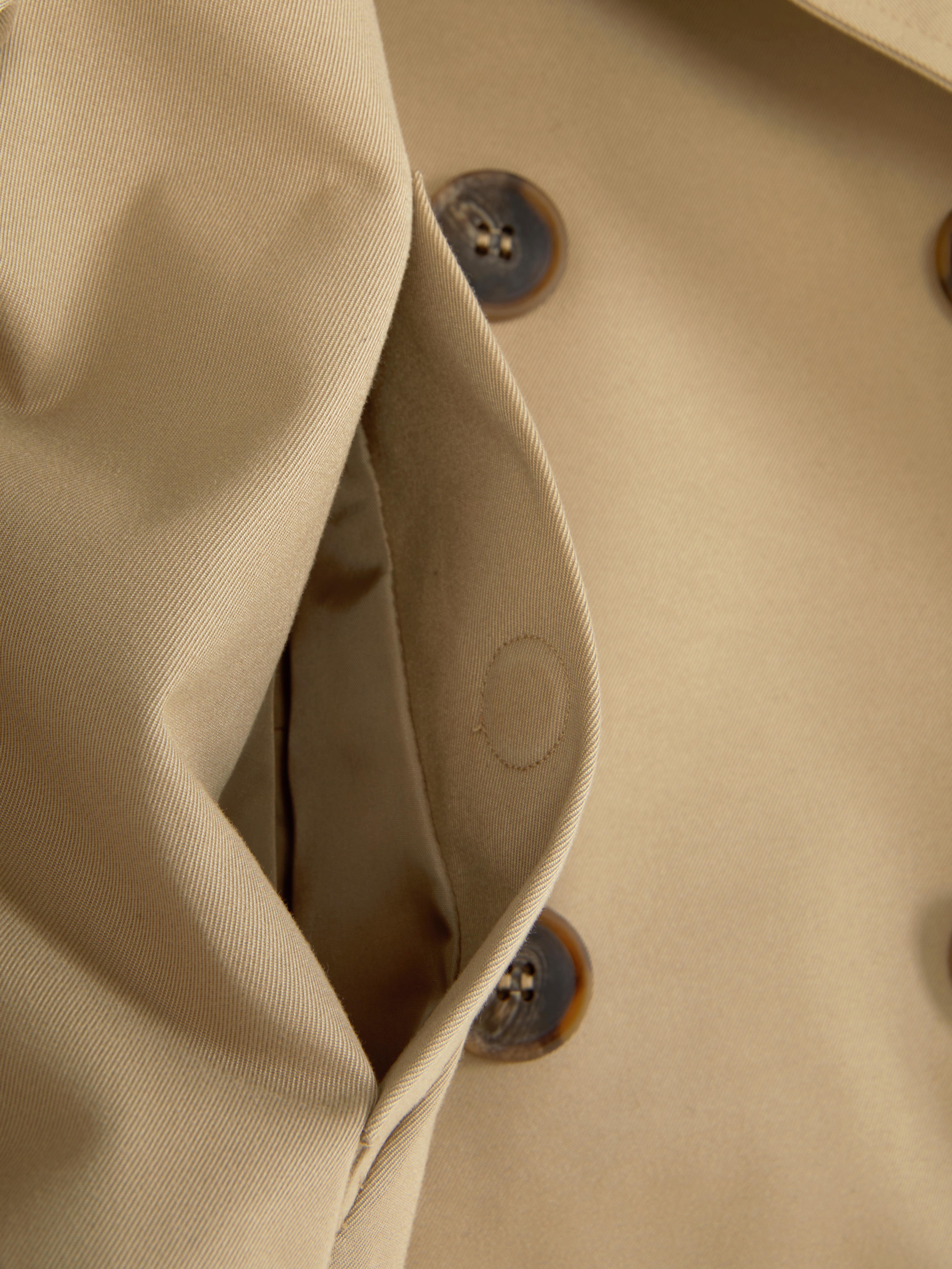 Adaptive Double-Breasted Trench