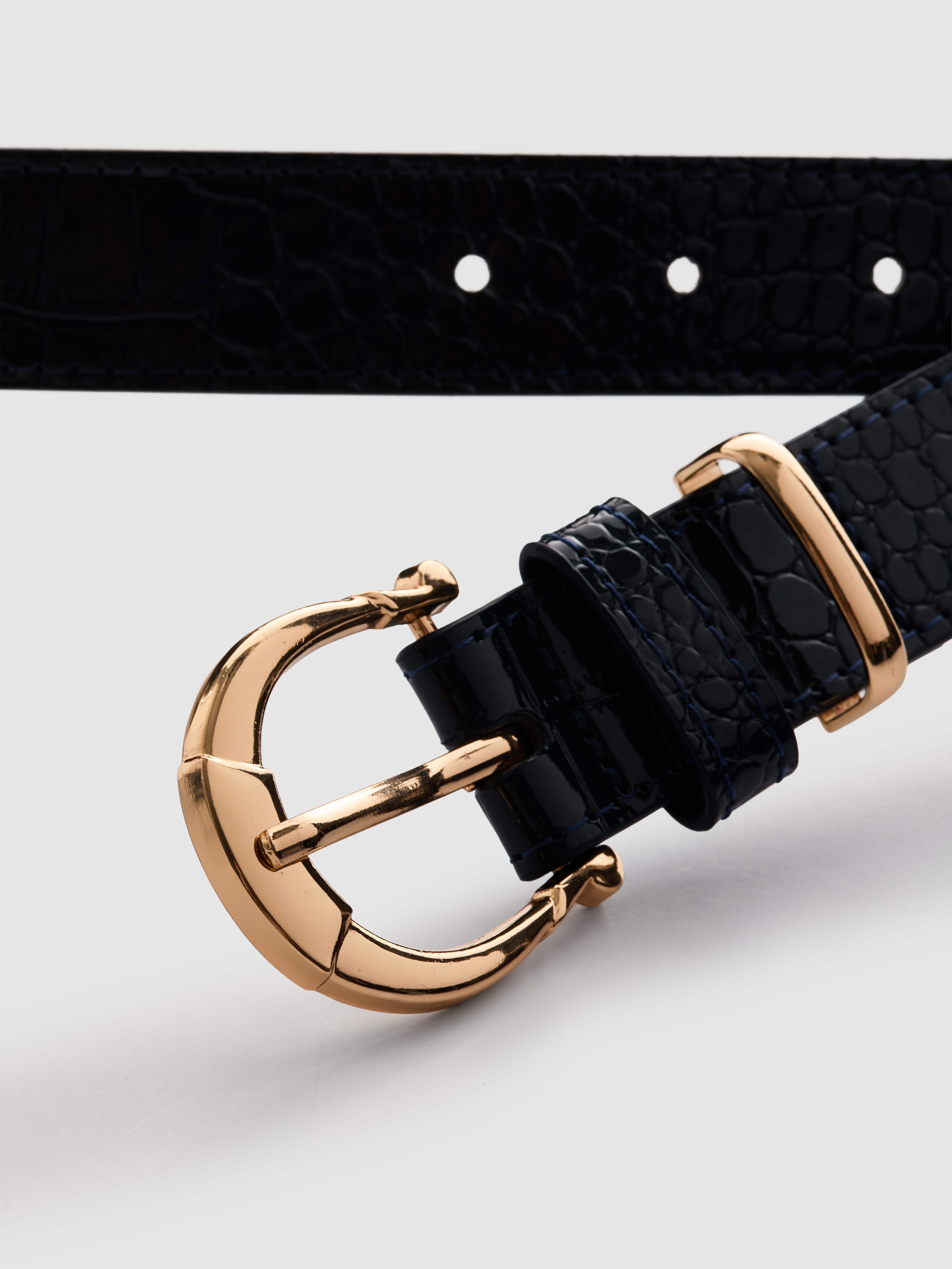 Horseshoe-Buckle Belt