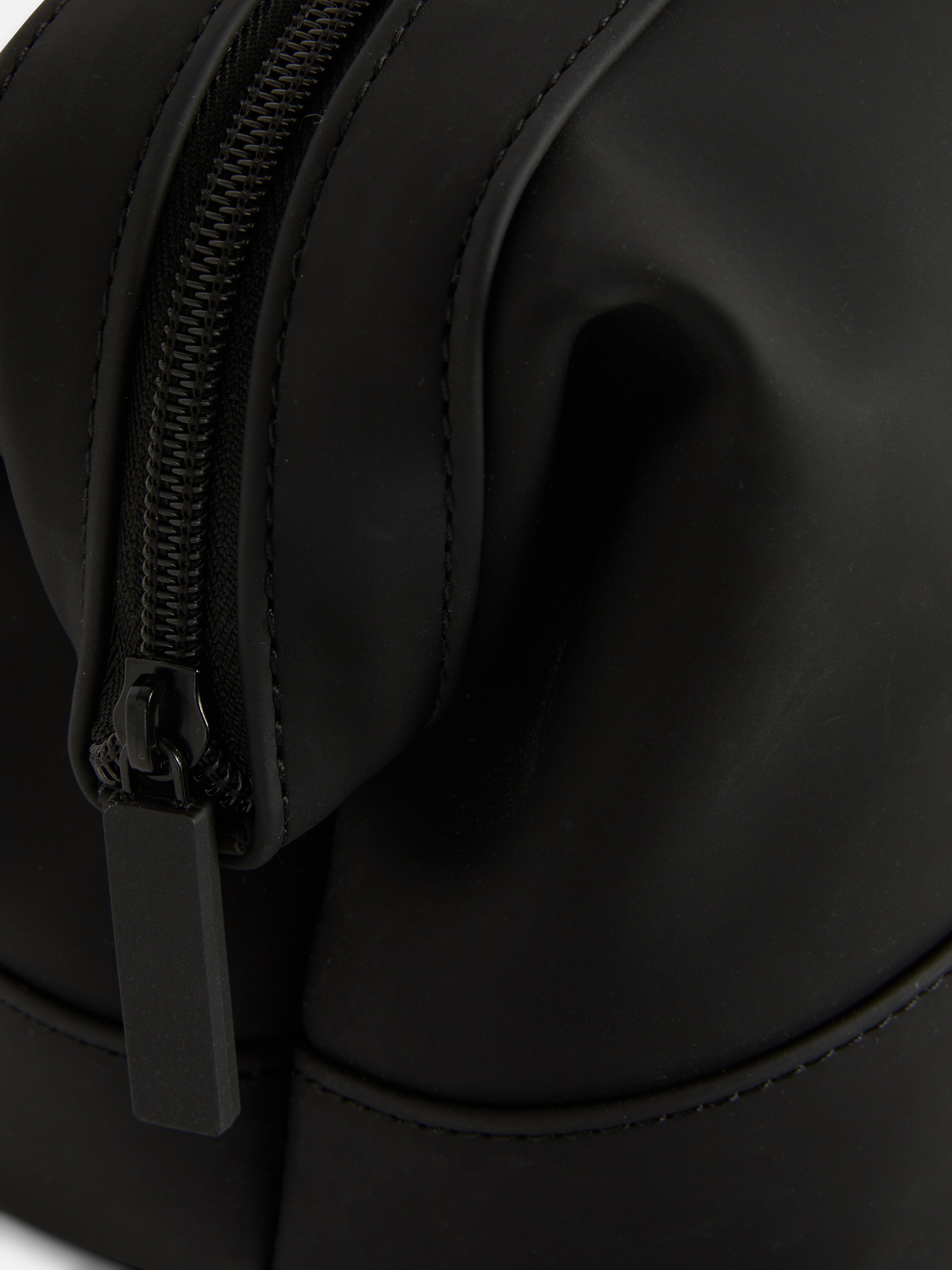 Wash Bag With Zip Closure