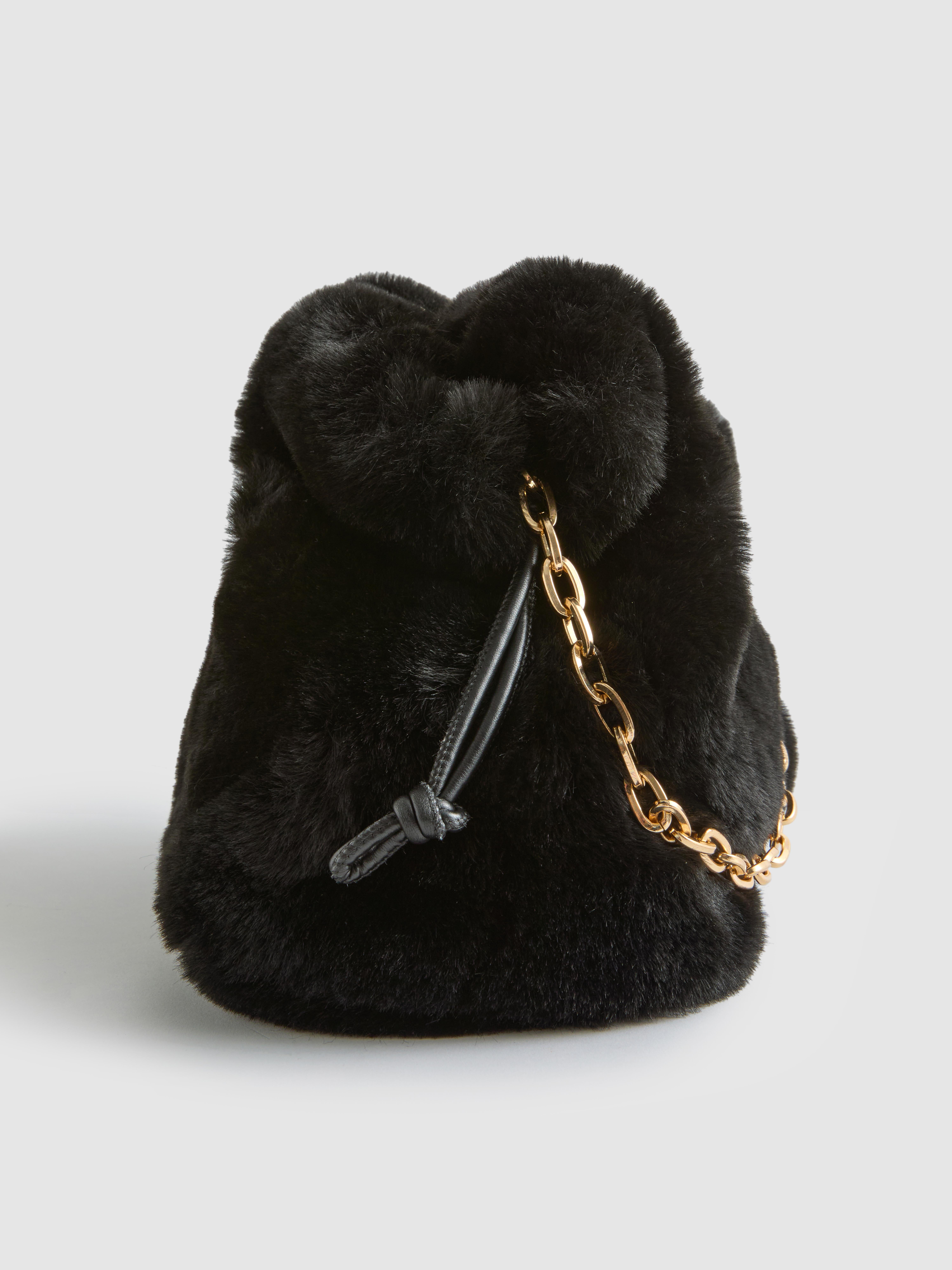 Paula Echevarría Faux Fur Pouch