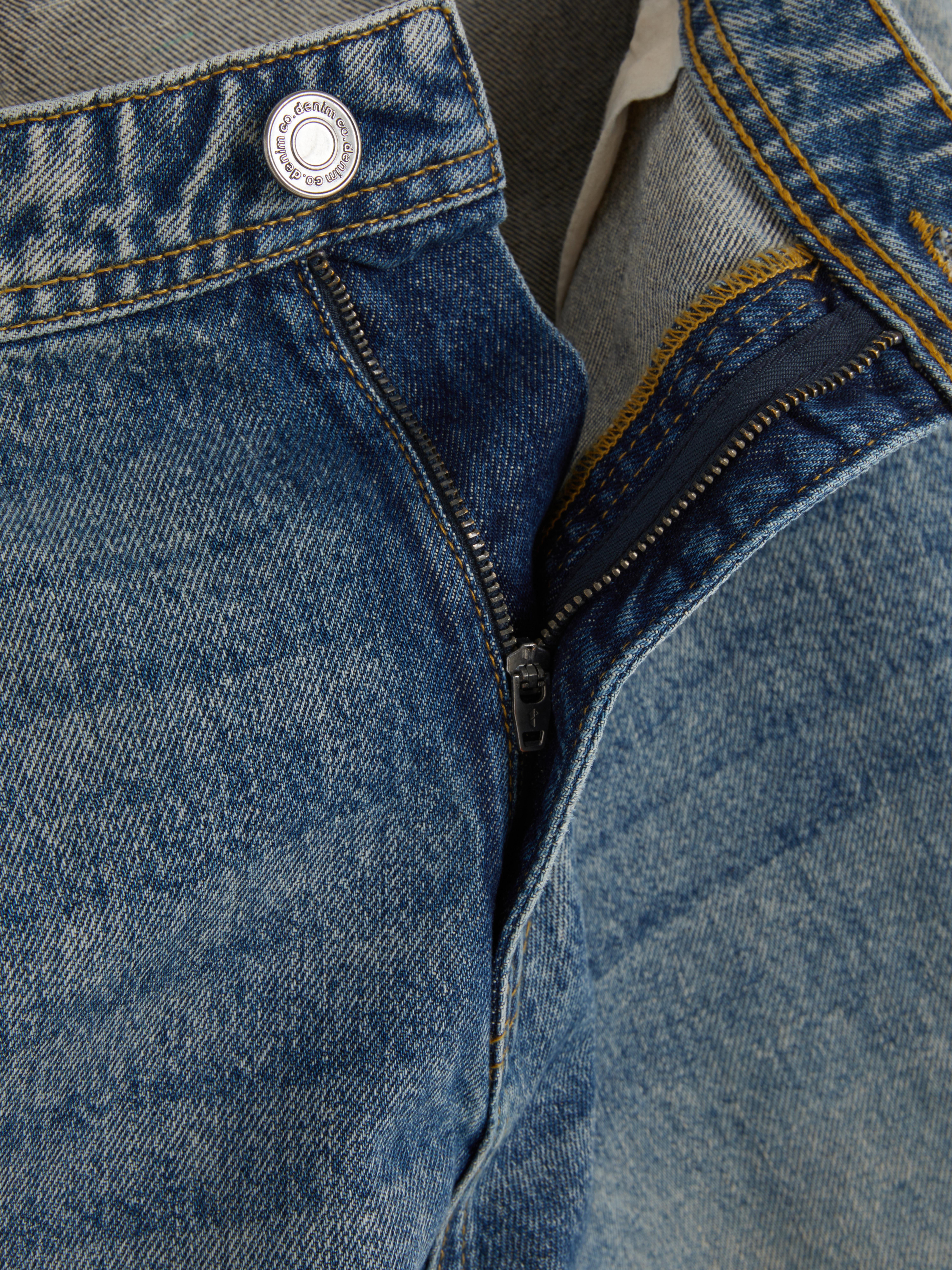 Mid-Rise Loose Cargo Jeans