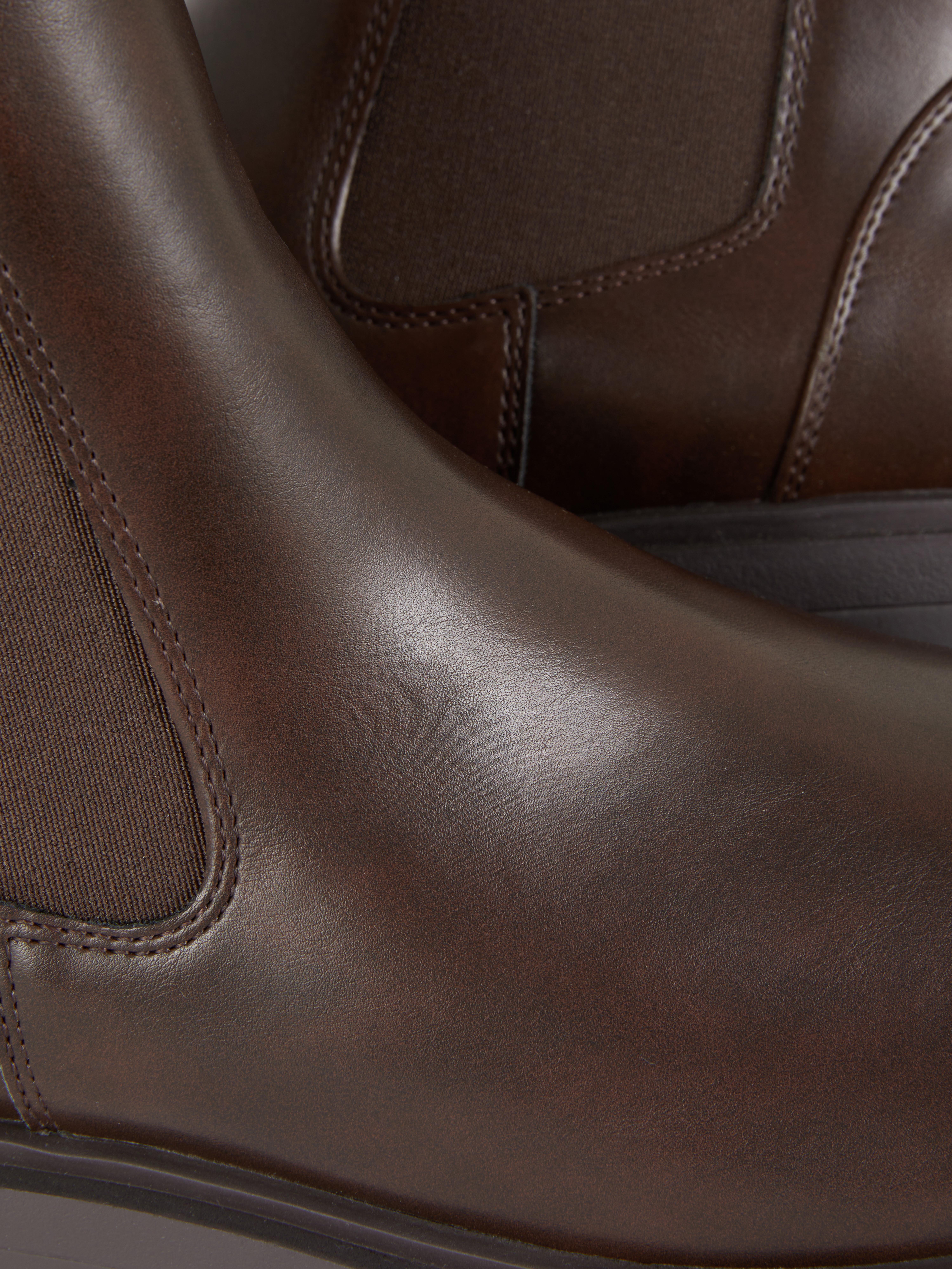 Chunky Chelsea Boots