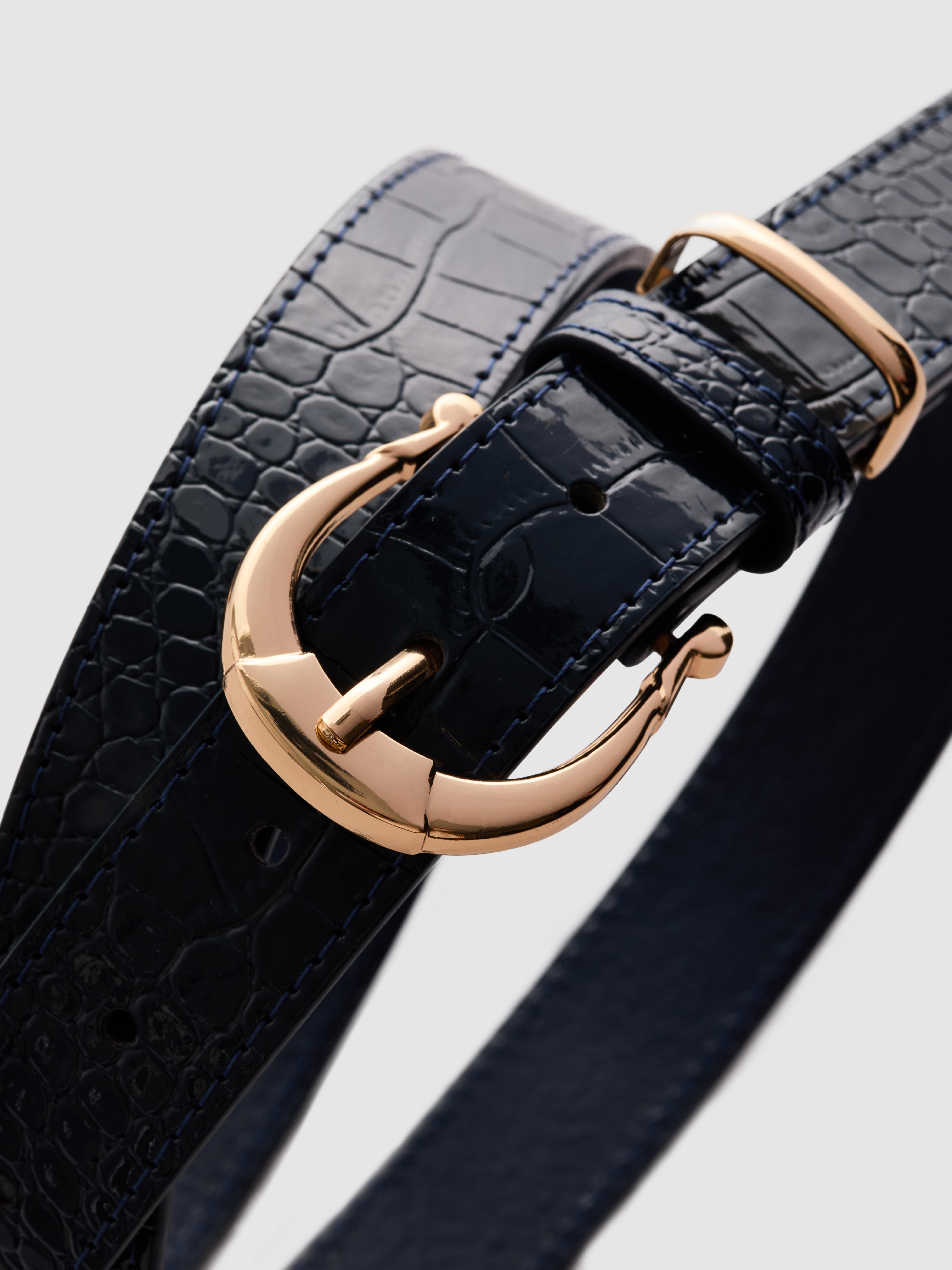 Horseshoe-Buckle Belt