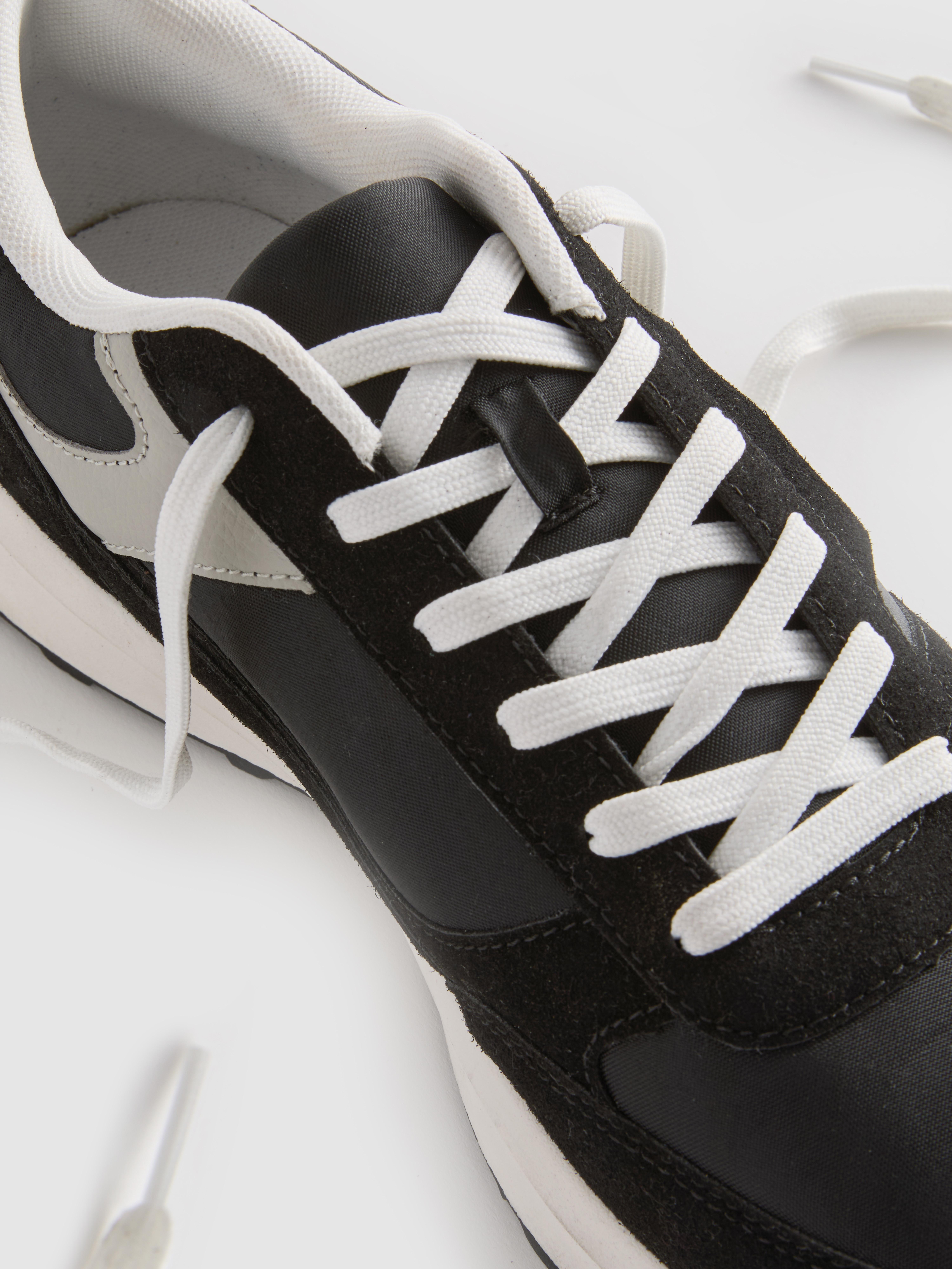 Low-Top Color Block Sneakers