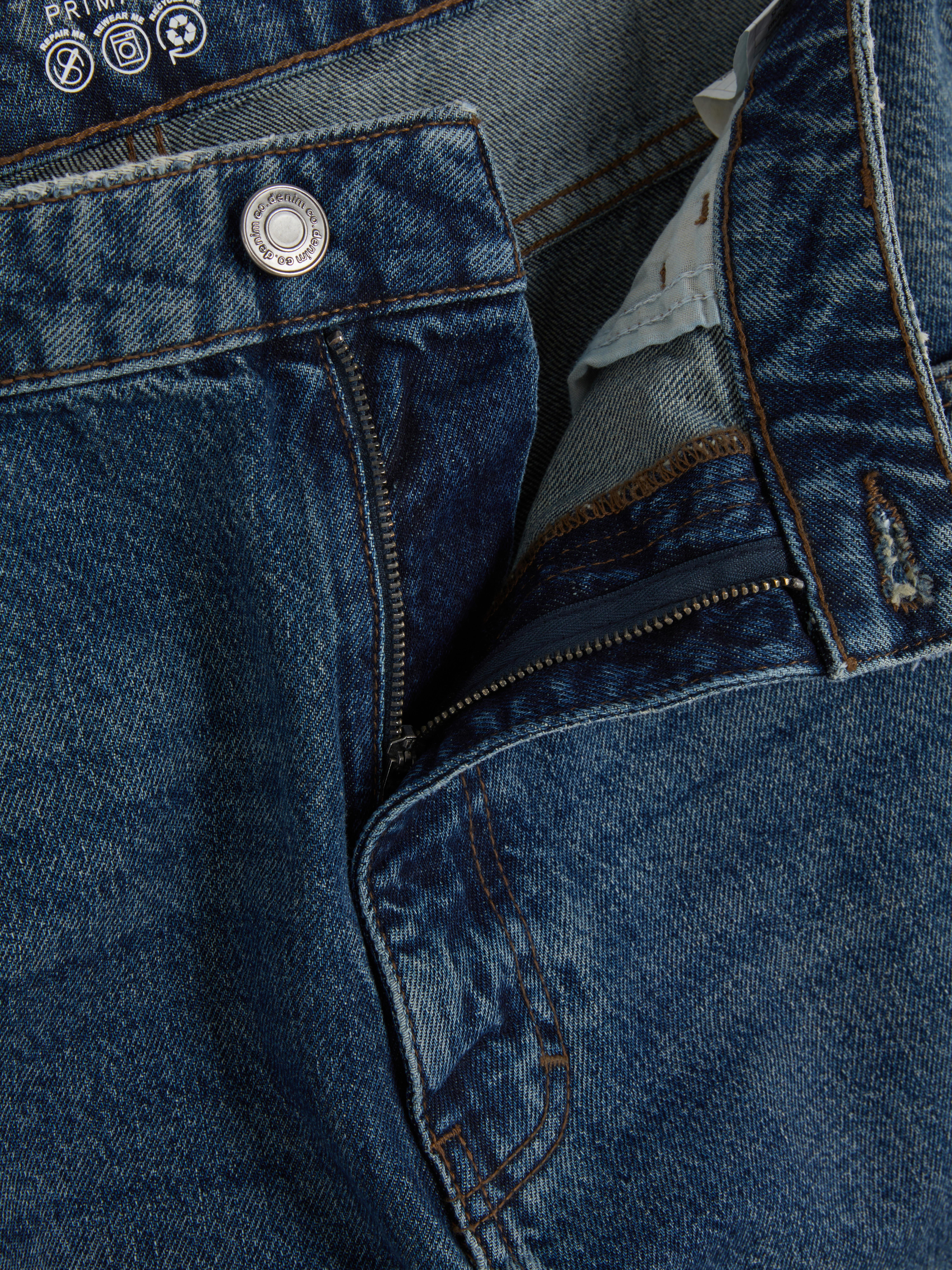 Mid-Rise Baggy Jeans