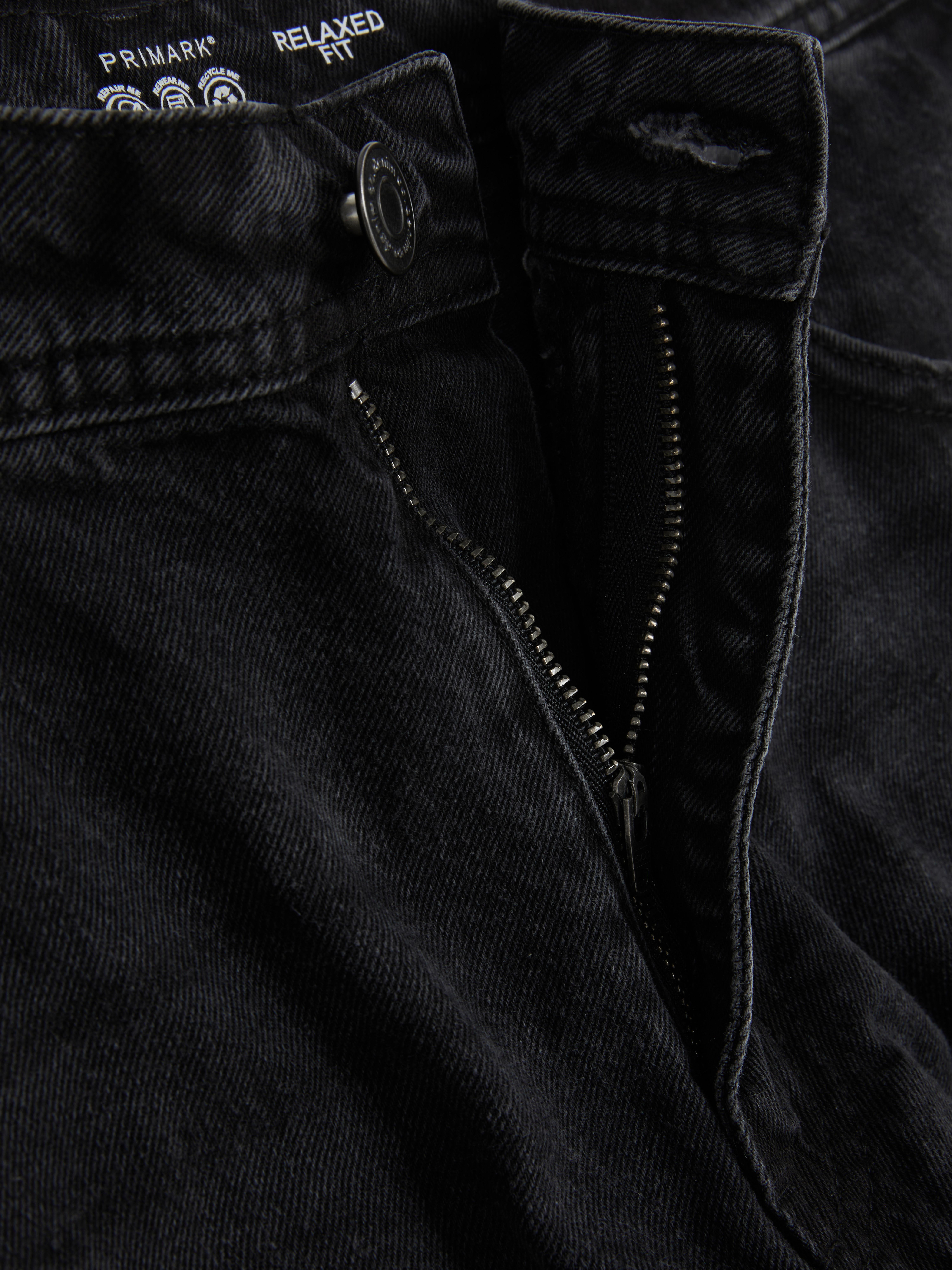 Mid-Rise Relaxed Straight Leg Jeans