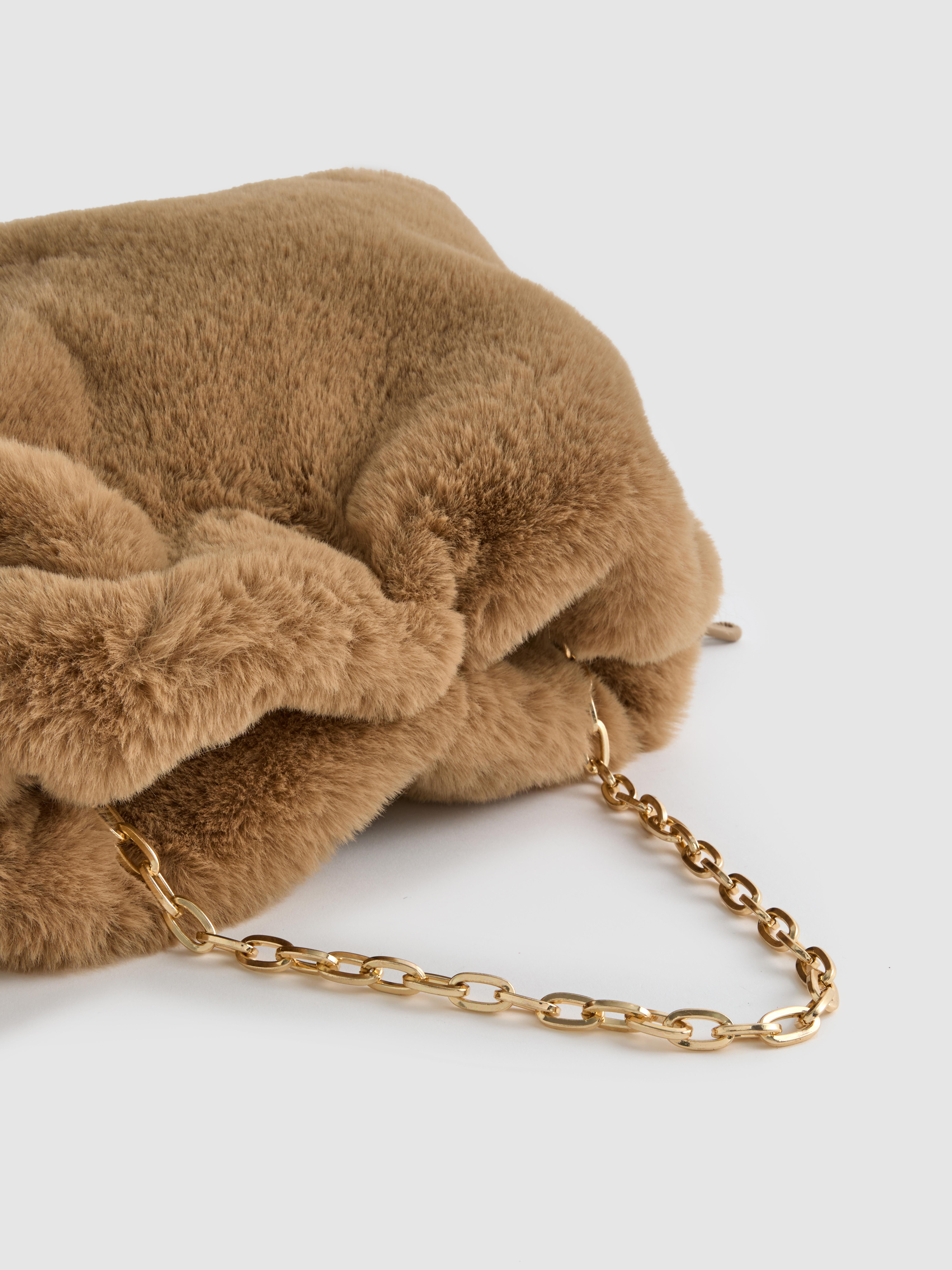 Paula Echevarría Faux Fur Pouch