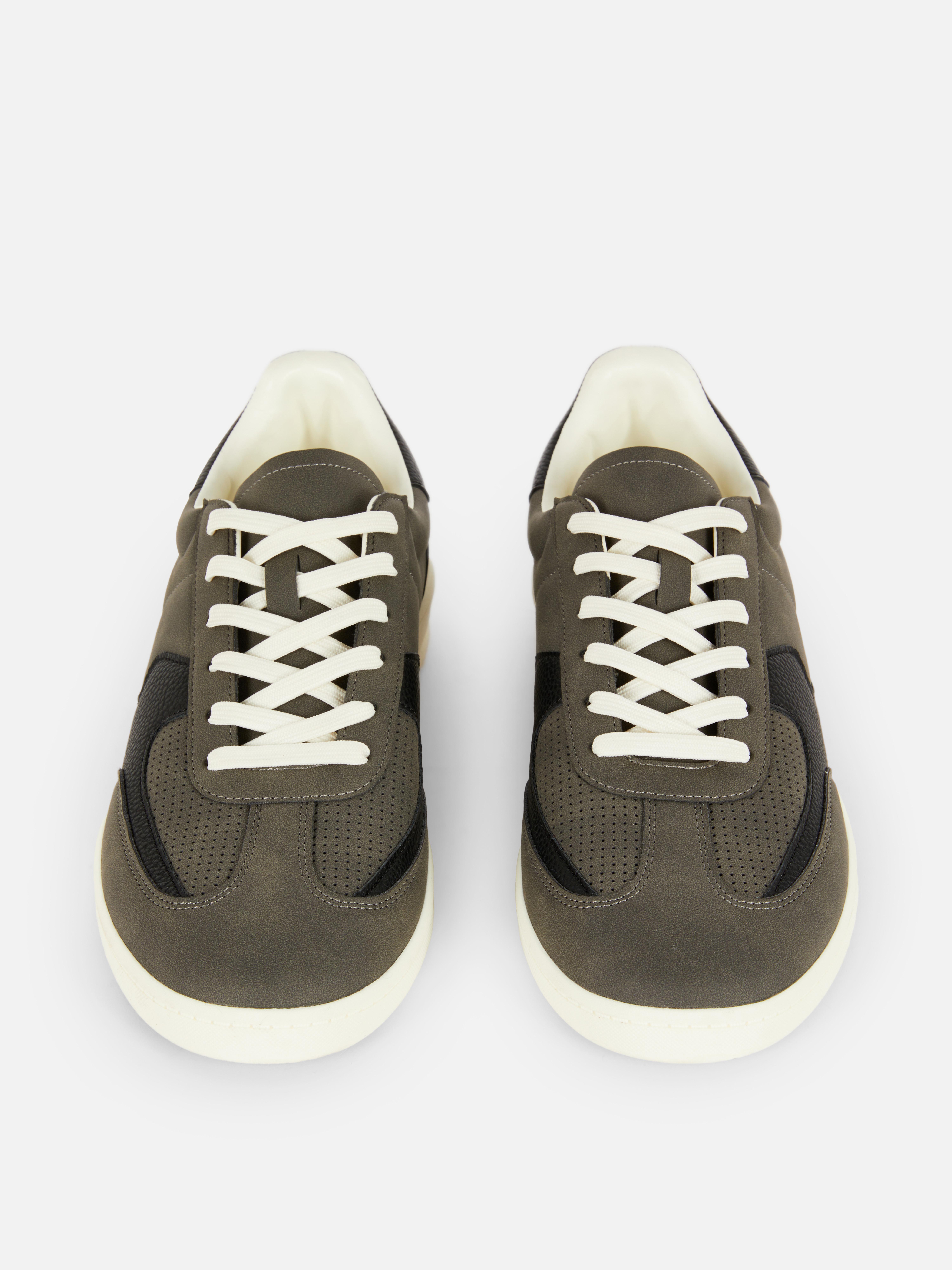 Low-Top Skate Shoes