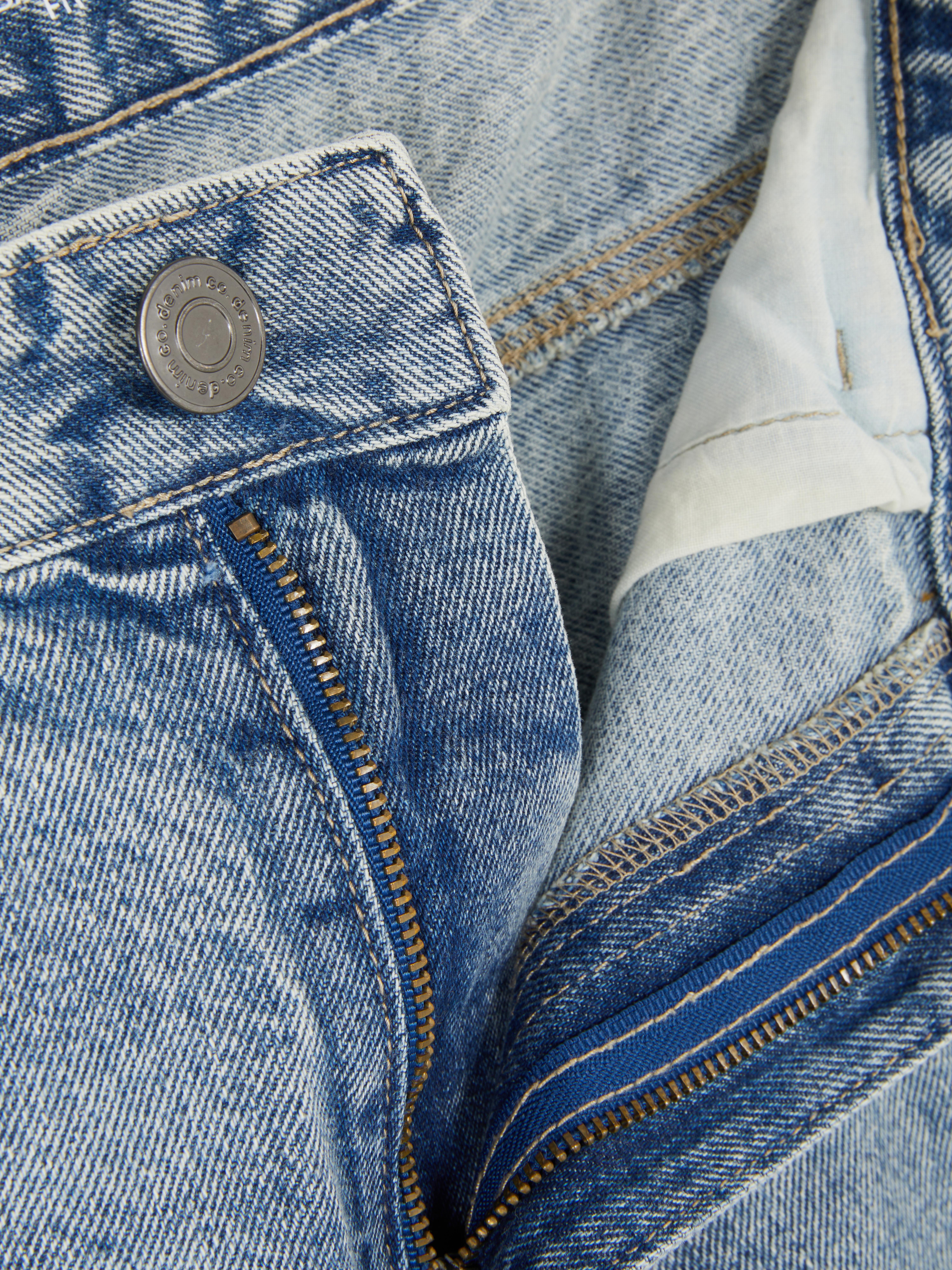 Low-Rise Barrel Leg Jeans