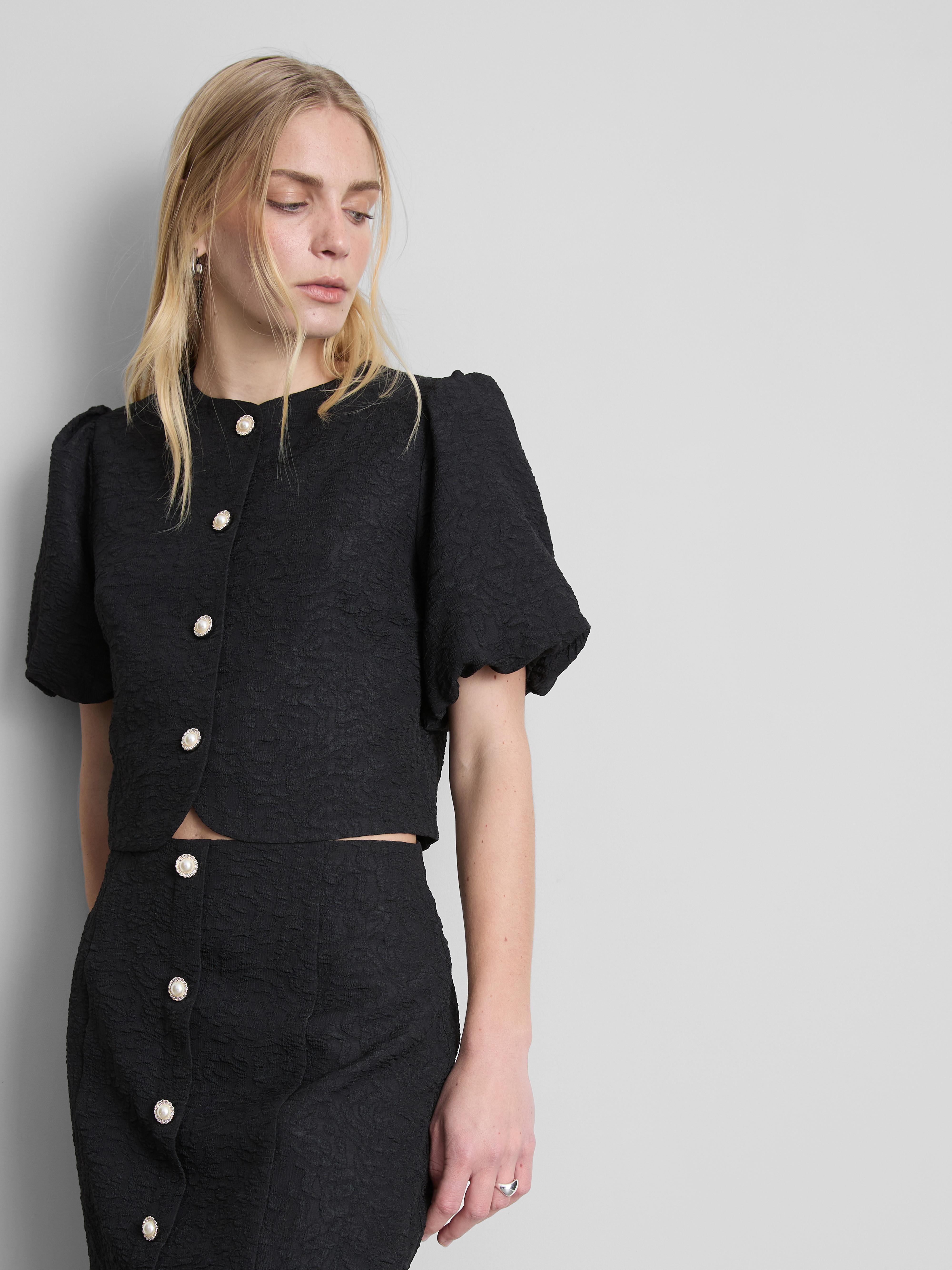 Cropped Textured Puff Sleeve Top