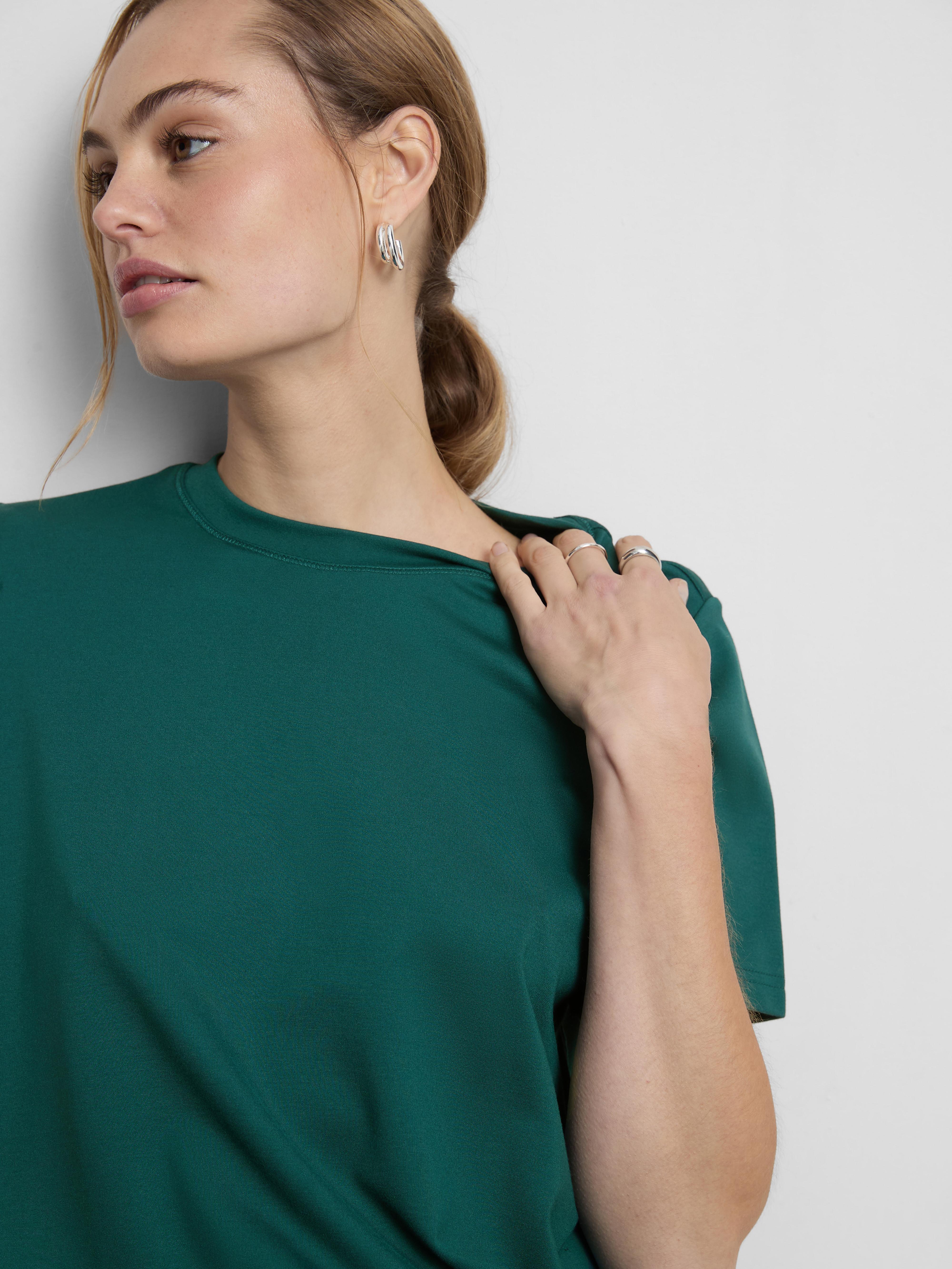 The Edit Ultimate Tee