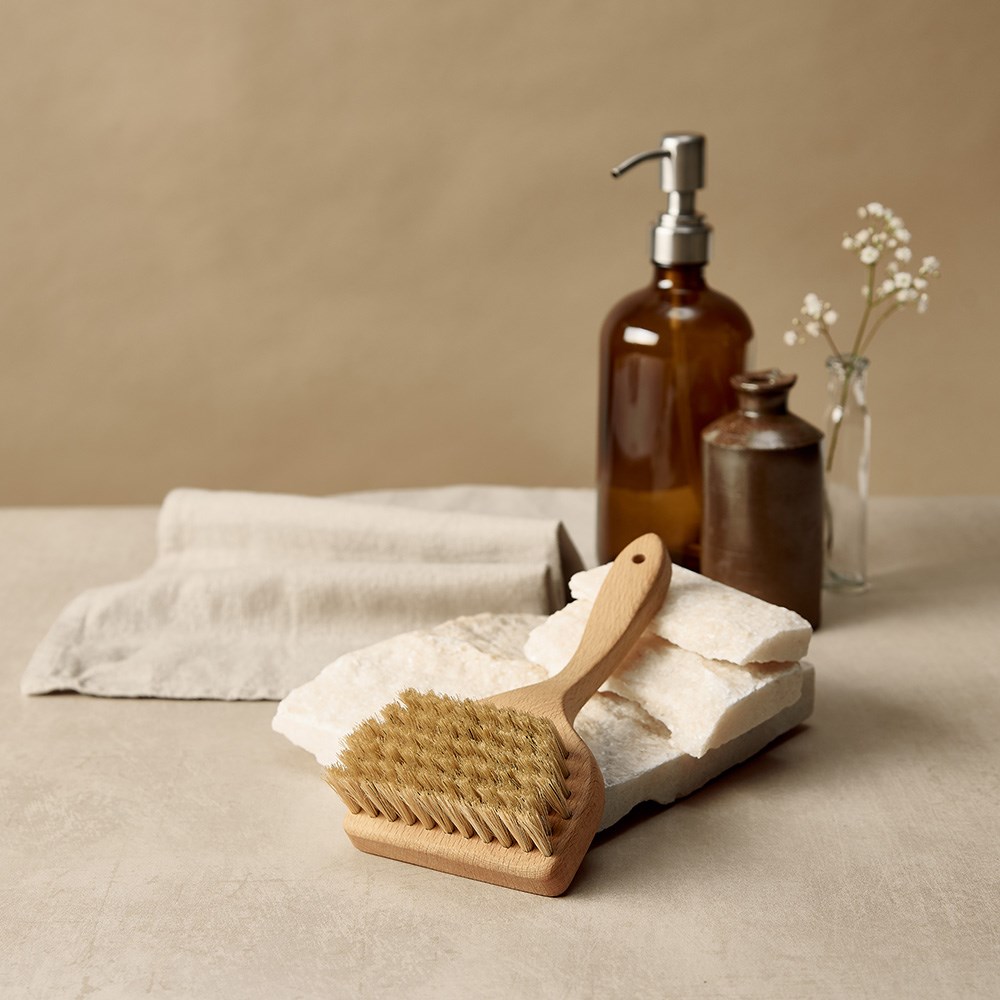 Lily & Leo Luxury Angled Pet Brush