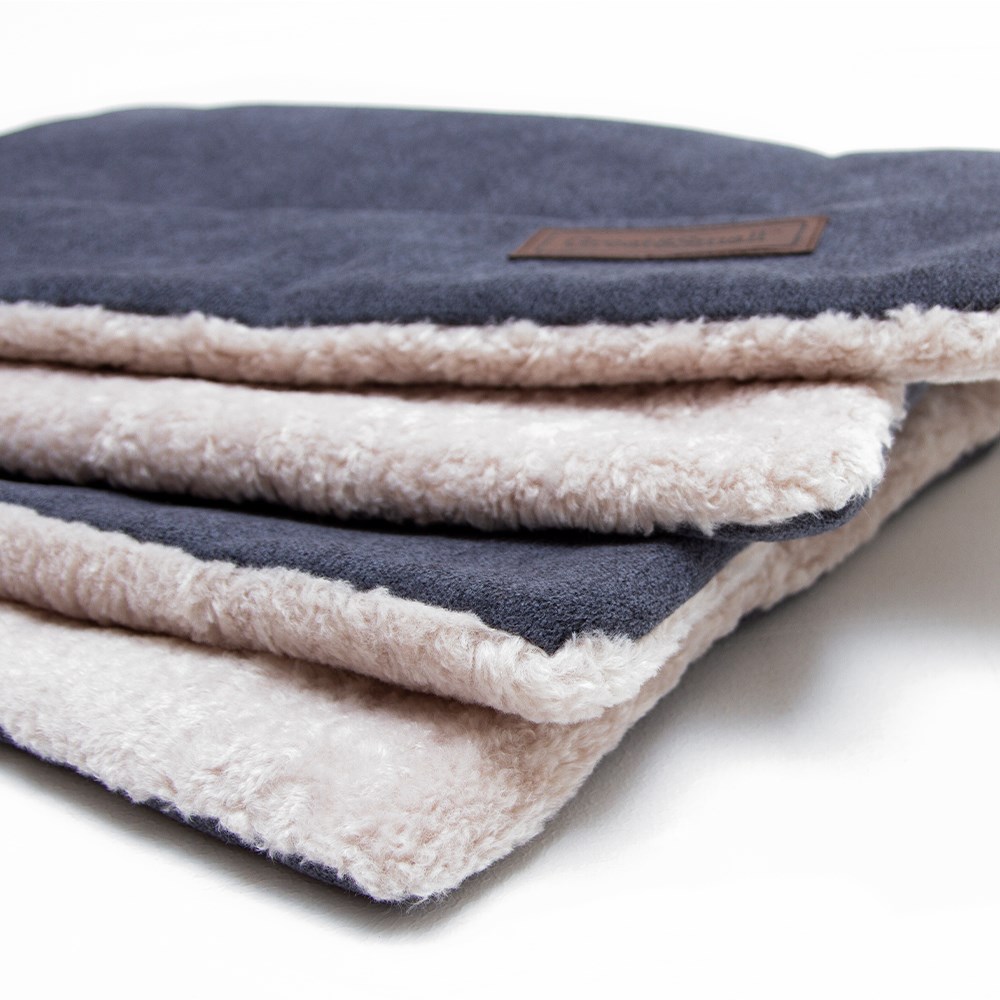 Great & Small Snuggle&Snooze Soft Pet Blanket Bed