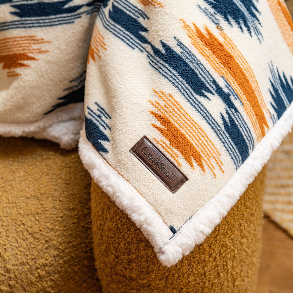 Great & Small Snuggle&Snooze Aztec Print Sherpa Blanket