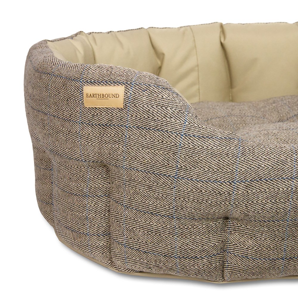 Earthbound Traditonal Tweed & Waterproof Round Dog Bed Beige