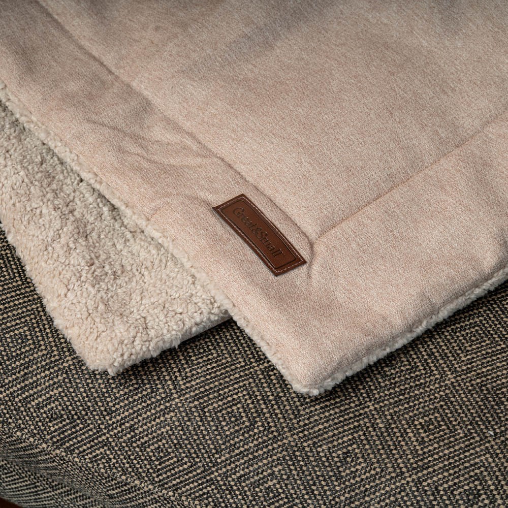 Great & Small Snuggle&Snooze Soft Ivory Pet Blanket