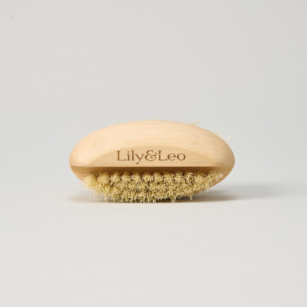 Lily & Leo Luxury Nail & Claw Brush